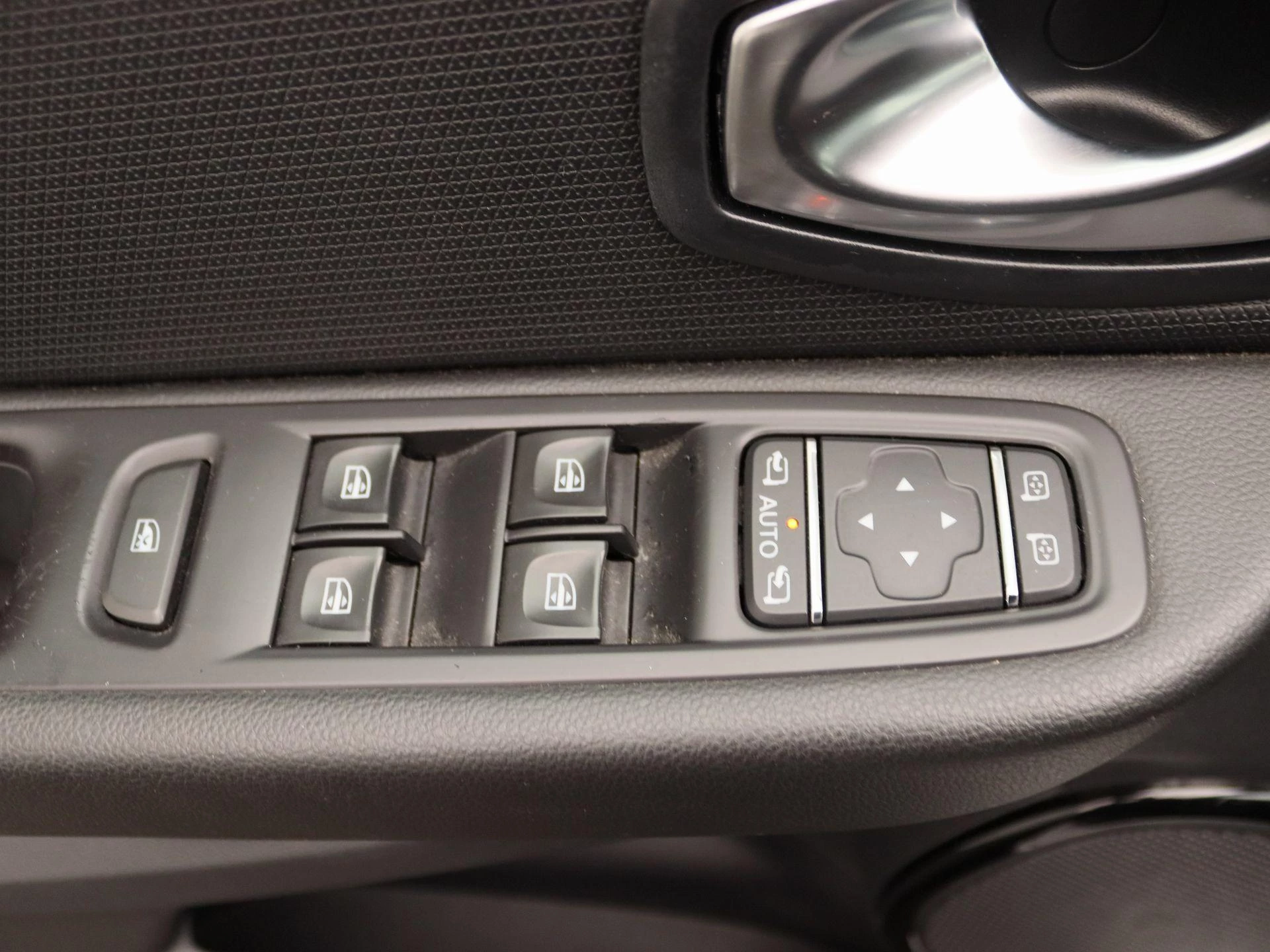 Renault-Clio-image-19