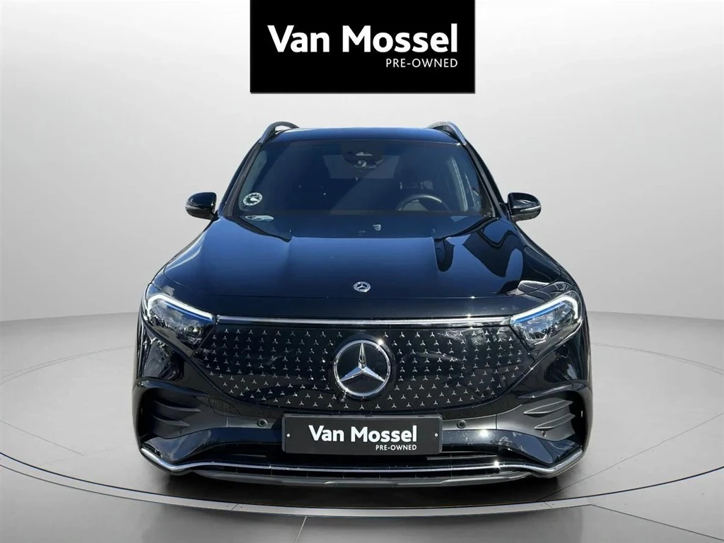 Mercedes-Benz-EQB-image-1