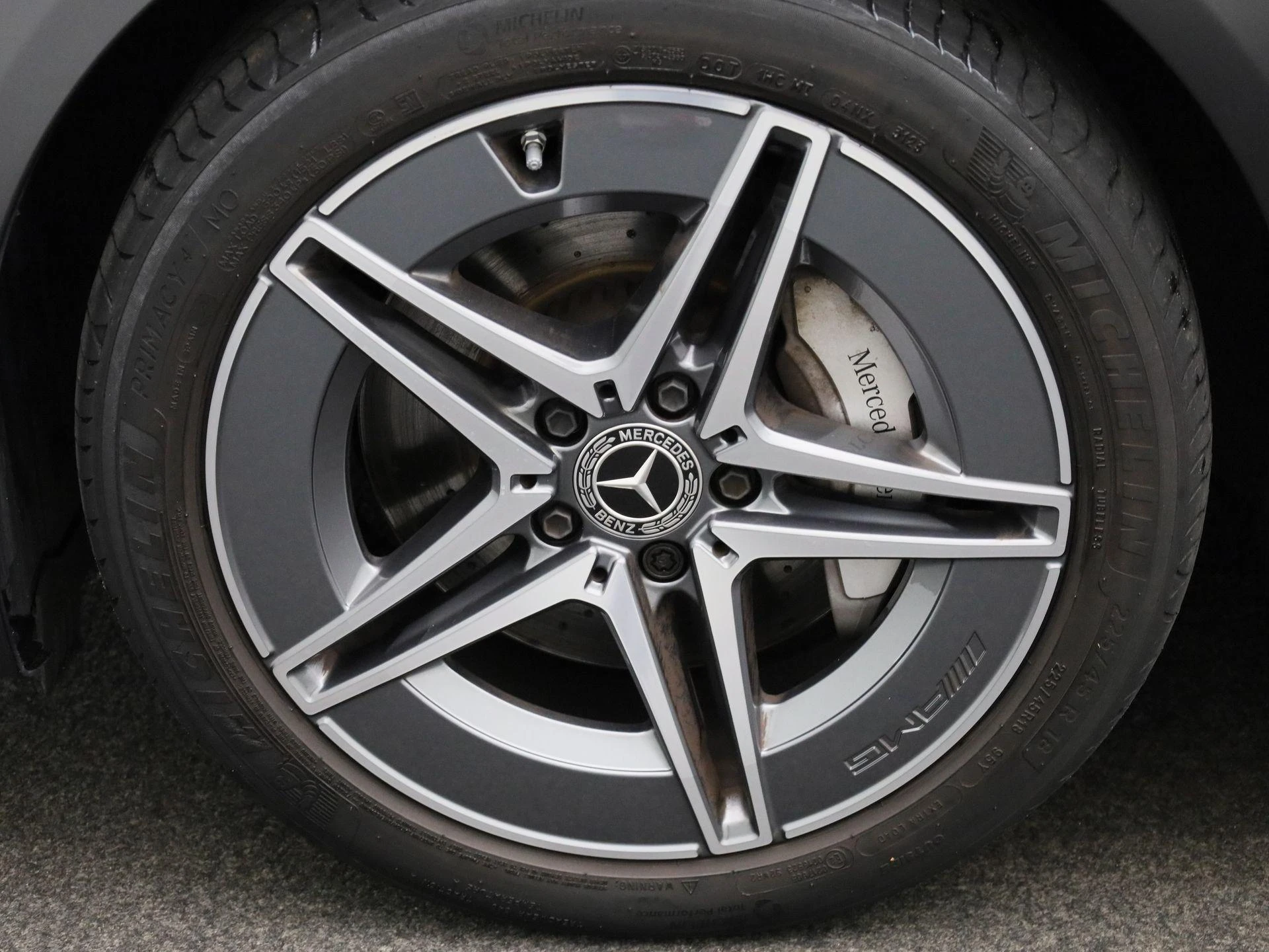 Mercedes-Benz-C-Klasse-image-15