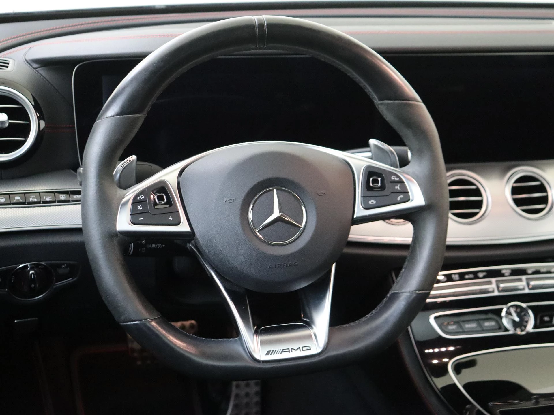 Mercedes-Benz-E-Klasse-image-18