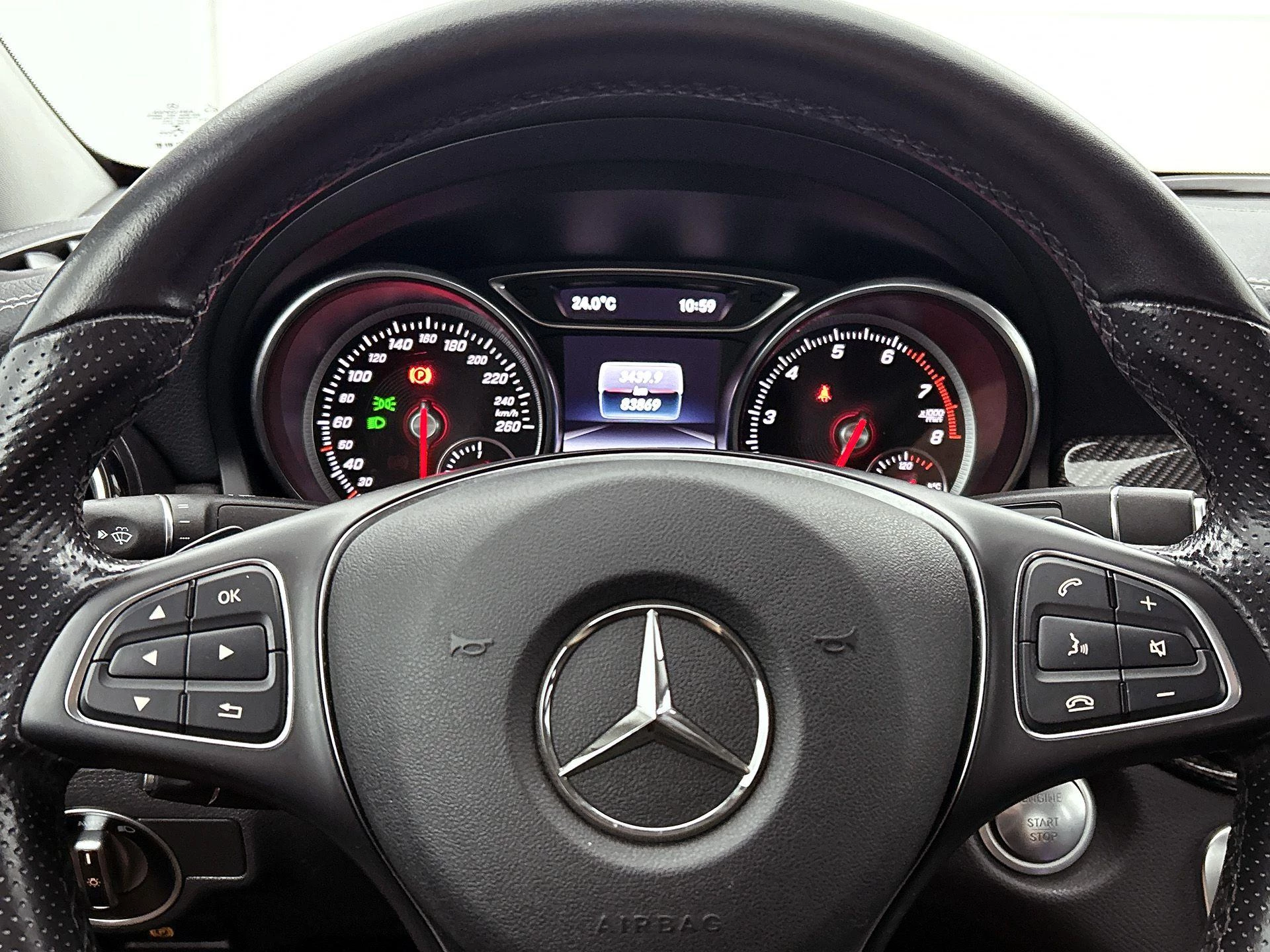 Mercedes-Benz CLA 180 Business Solution AMG Upgrade Edition