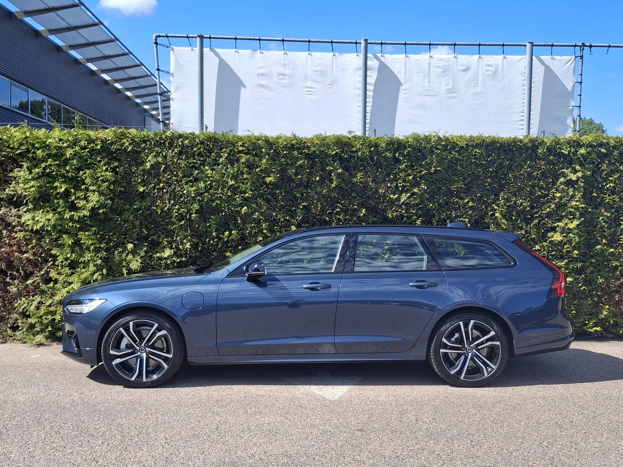 Volvo-V90-image-21