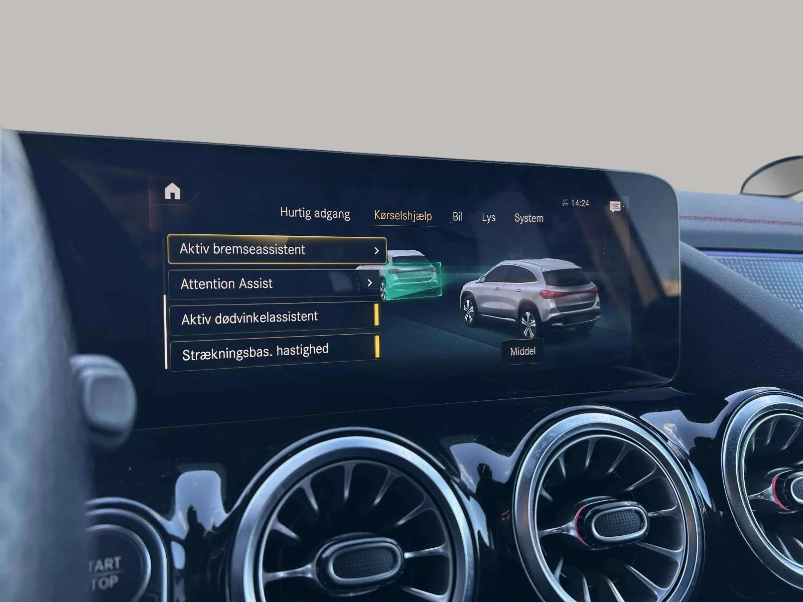 Mercedes-Benz-EQA-image-19