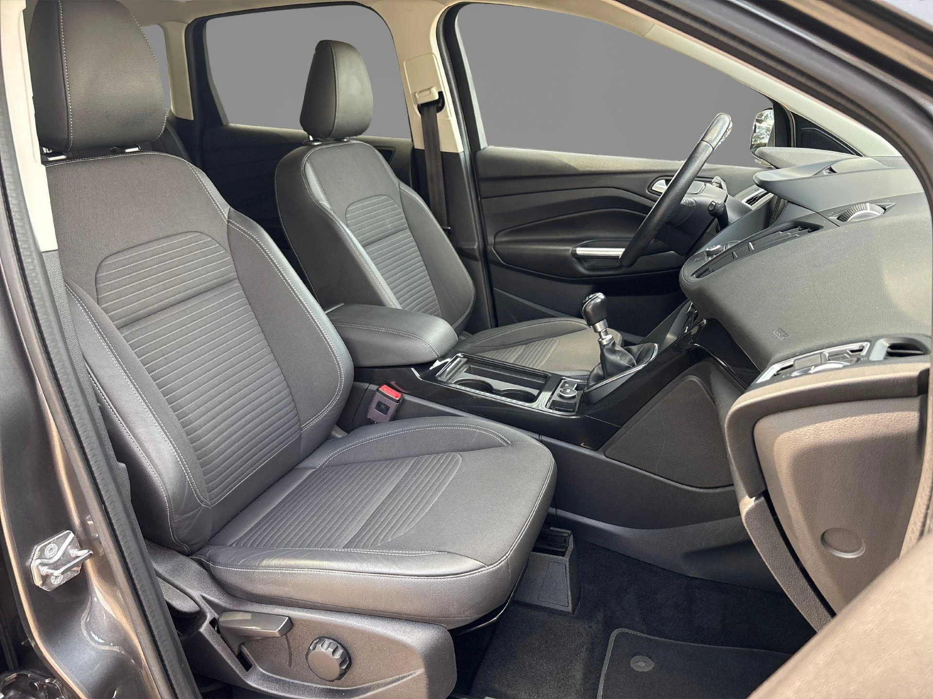 Ford-Kuga-image-35