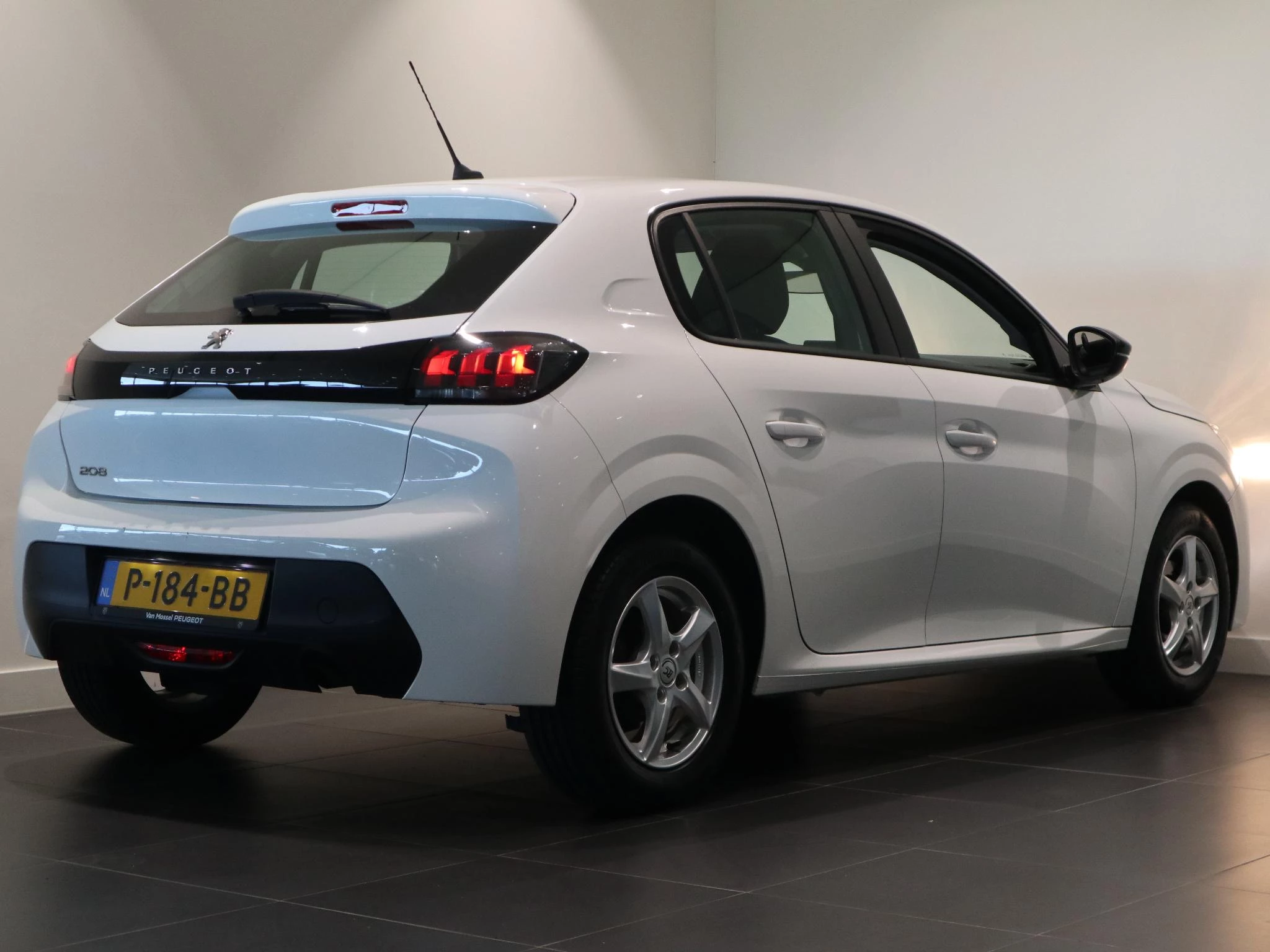 Peugeot-208-image-4