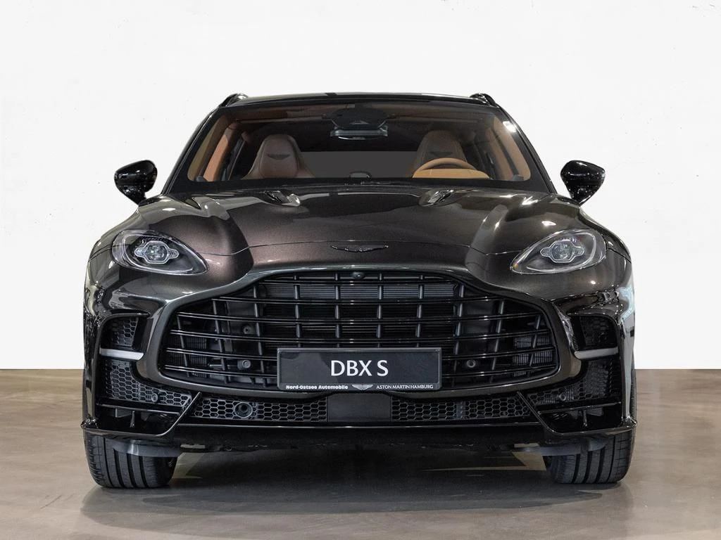 Aston Martin-DBX-image-8
