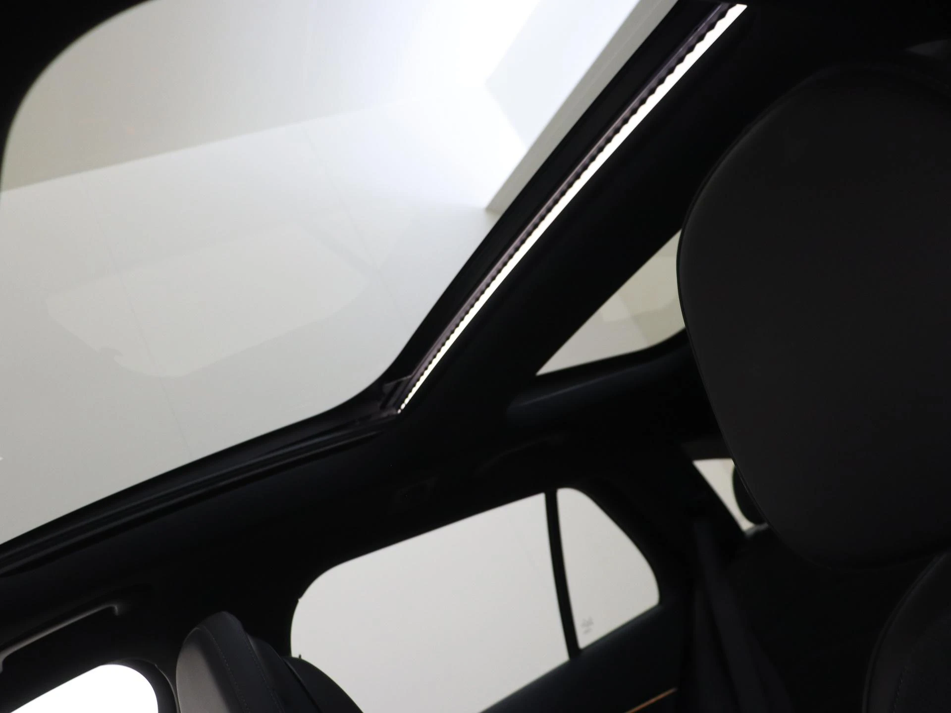 Mercedes-Benz-E-Klasse-image-26