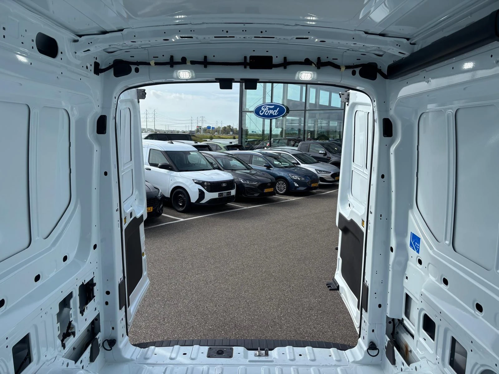 Ford-Transit-image-10