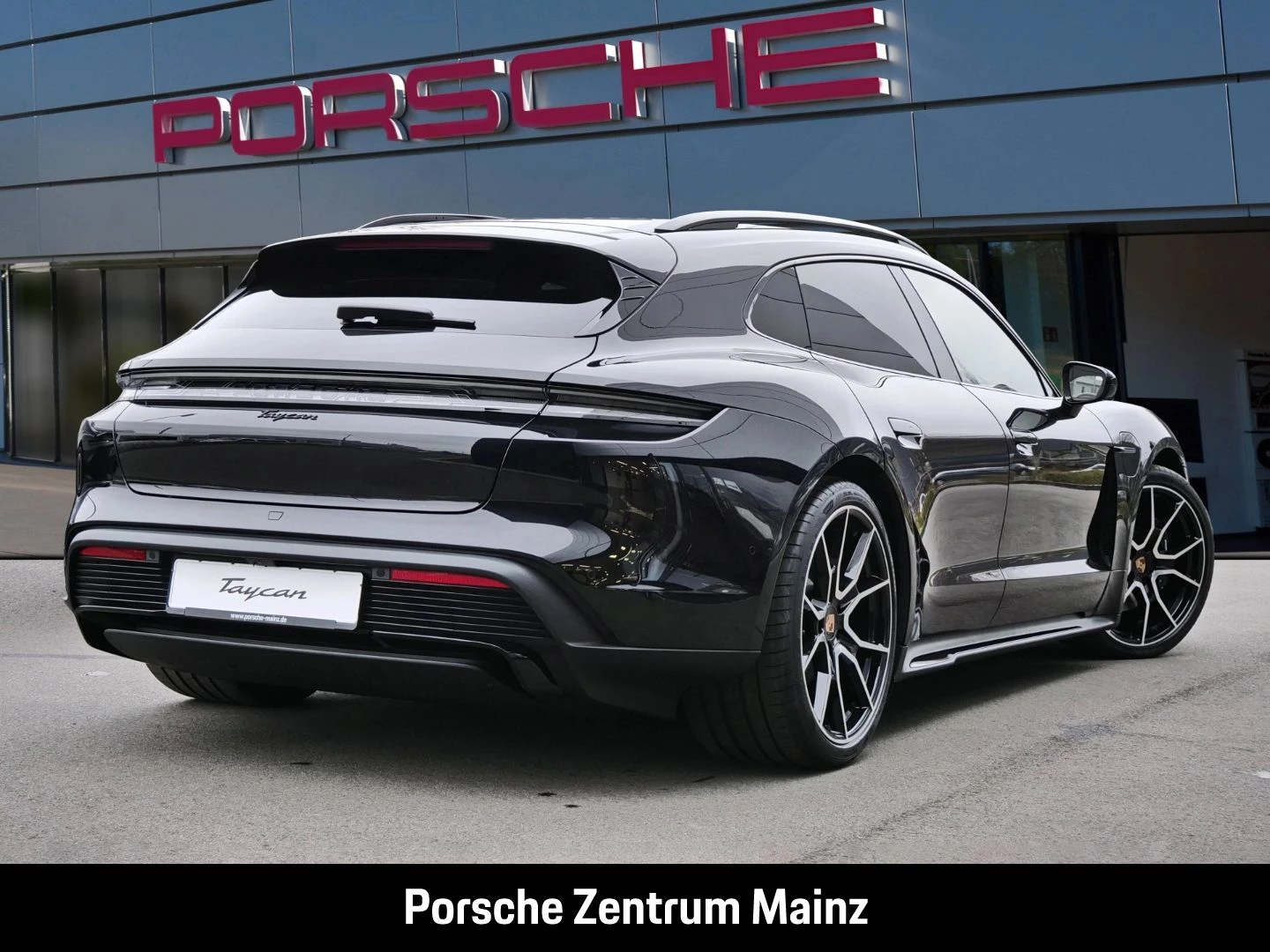 Porsche Taycan Sport Turismo Black Edition NW ZUM HAUSPR black edition