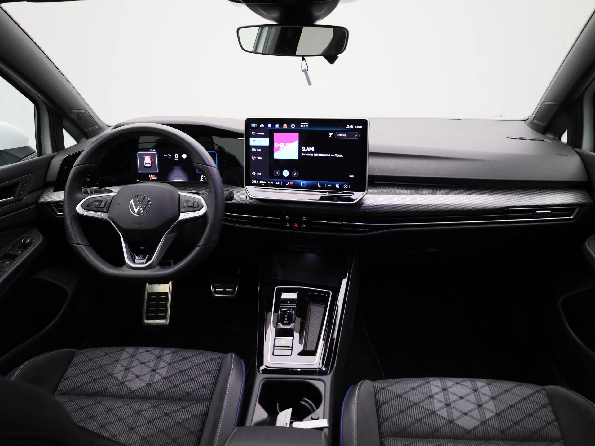 Volkswagen-Golf-image-37