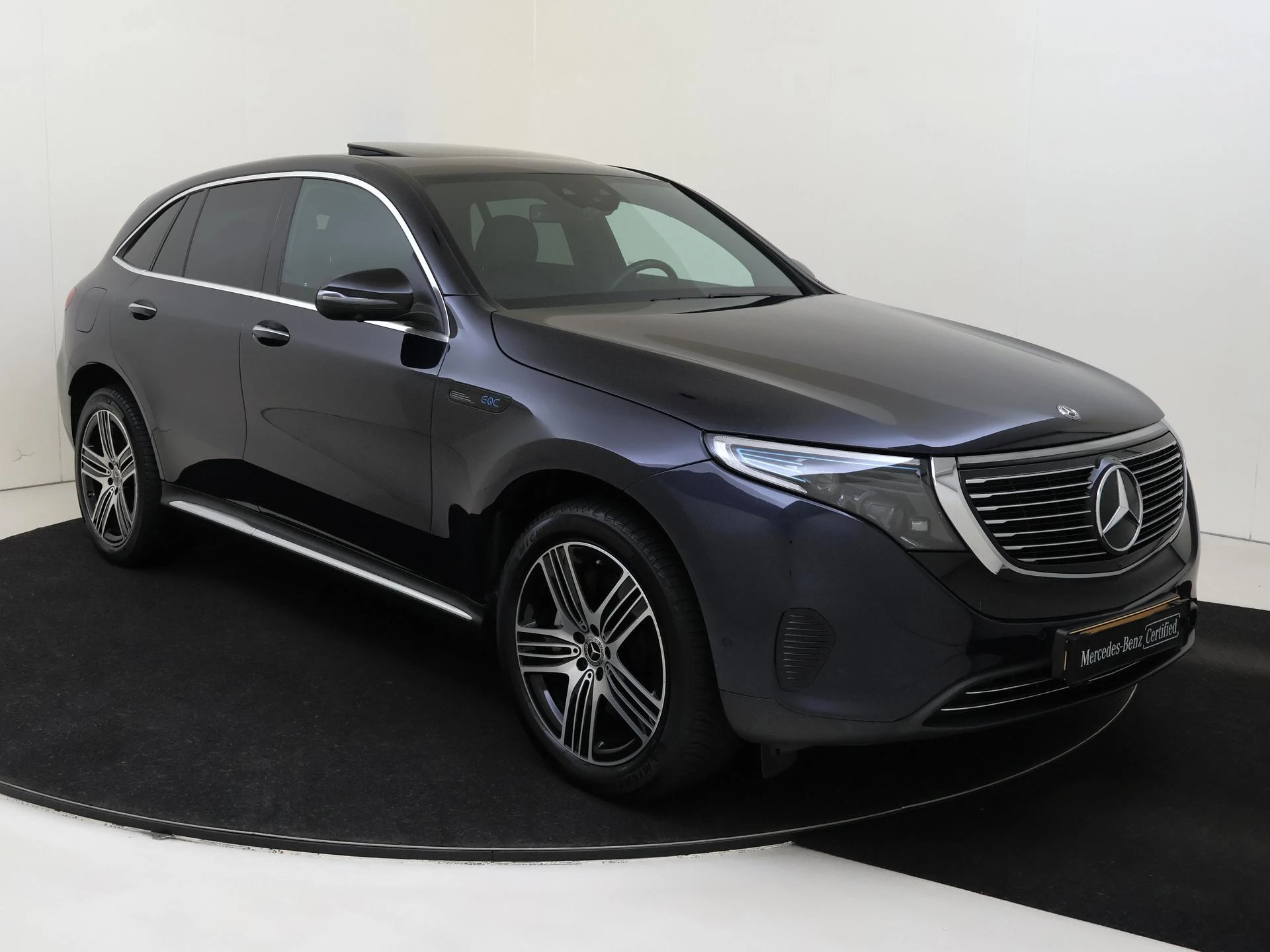 Mercedes-Benz-EQC-image-1