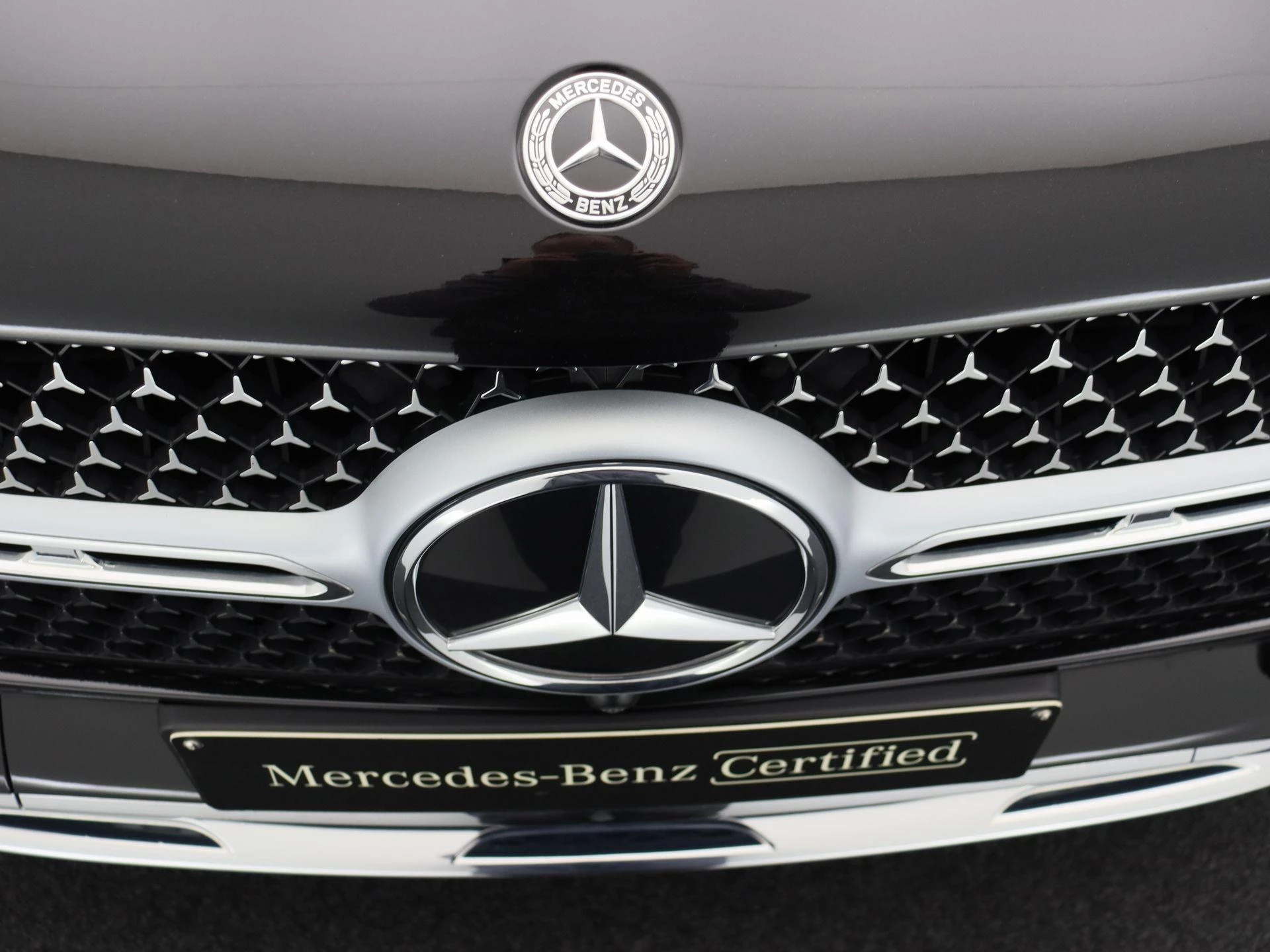 Mercedes-Benz GLE 300 d 4MATIC AMG LINE + AIRMATIC + TREKHAAK 3.5 TON + BURMESTER + PANO +