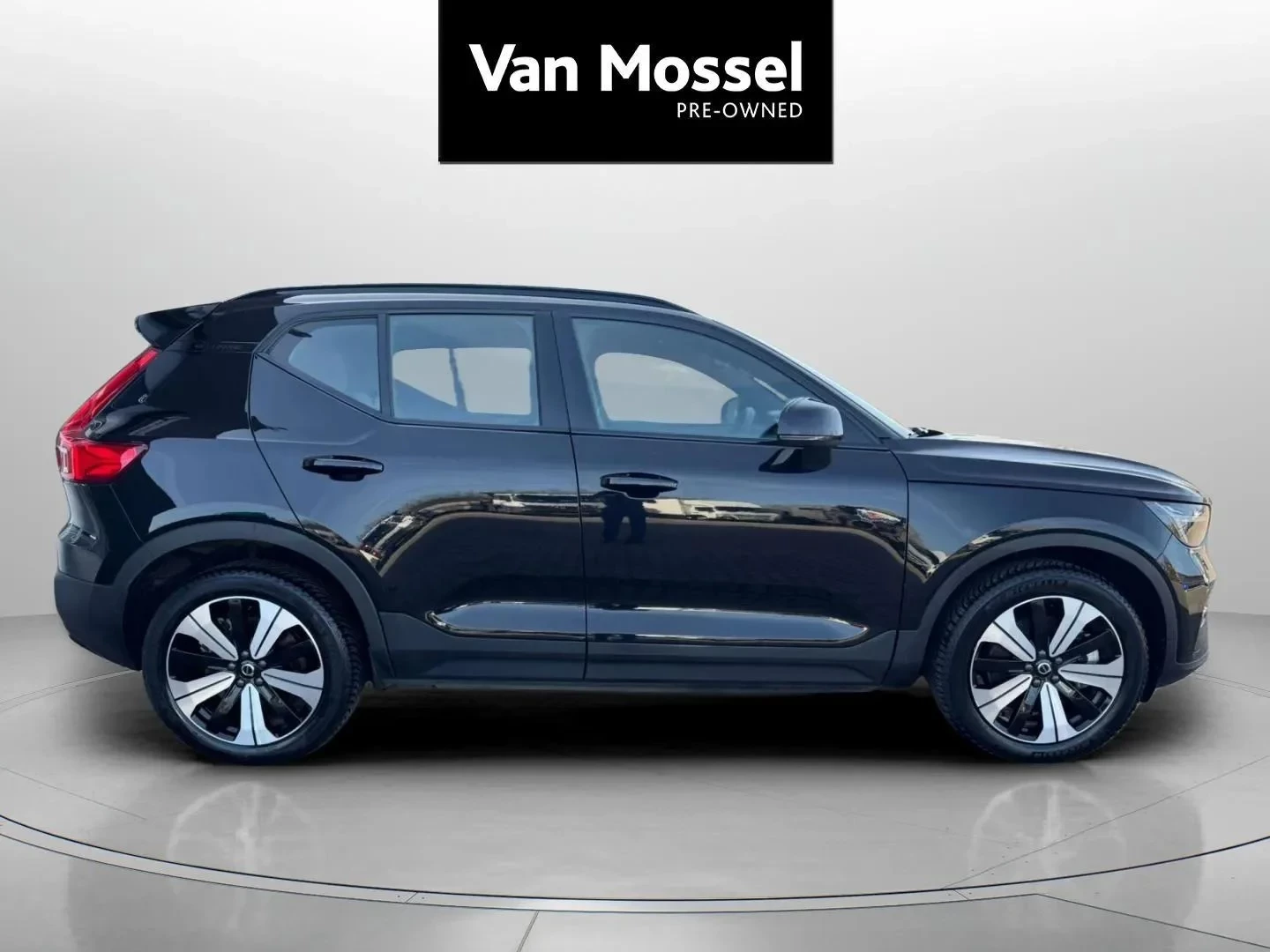 Volvo-XC40-image-3