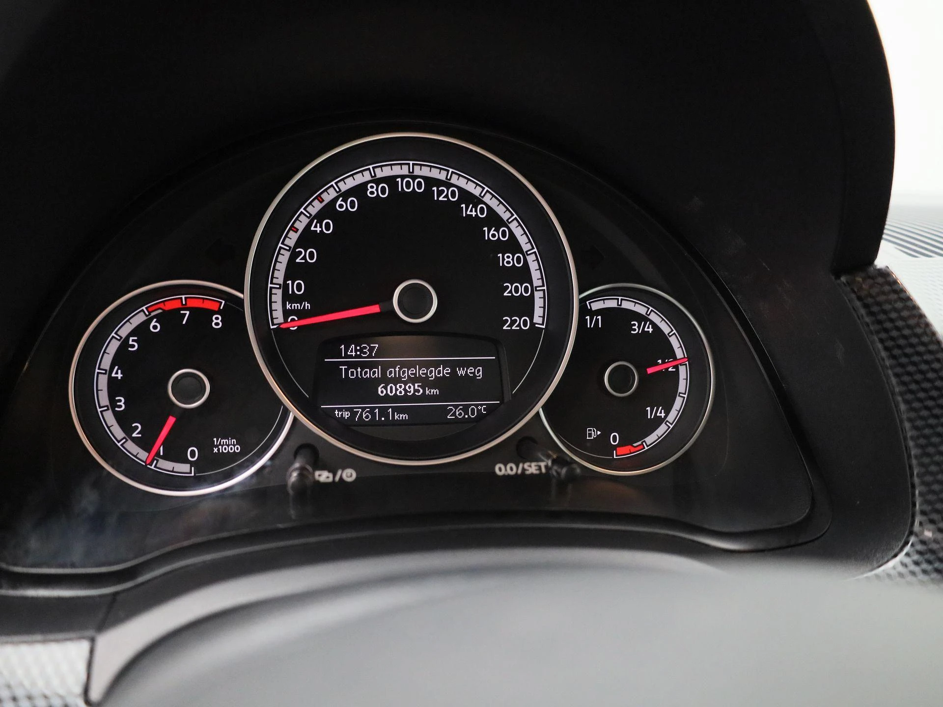 Volkswagen-up!-image-7