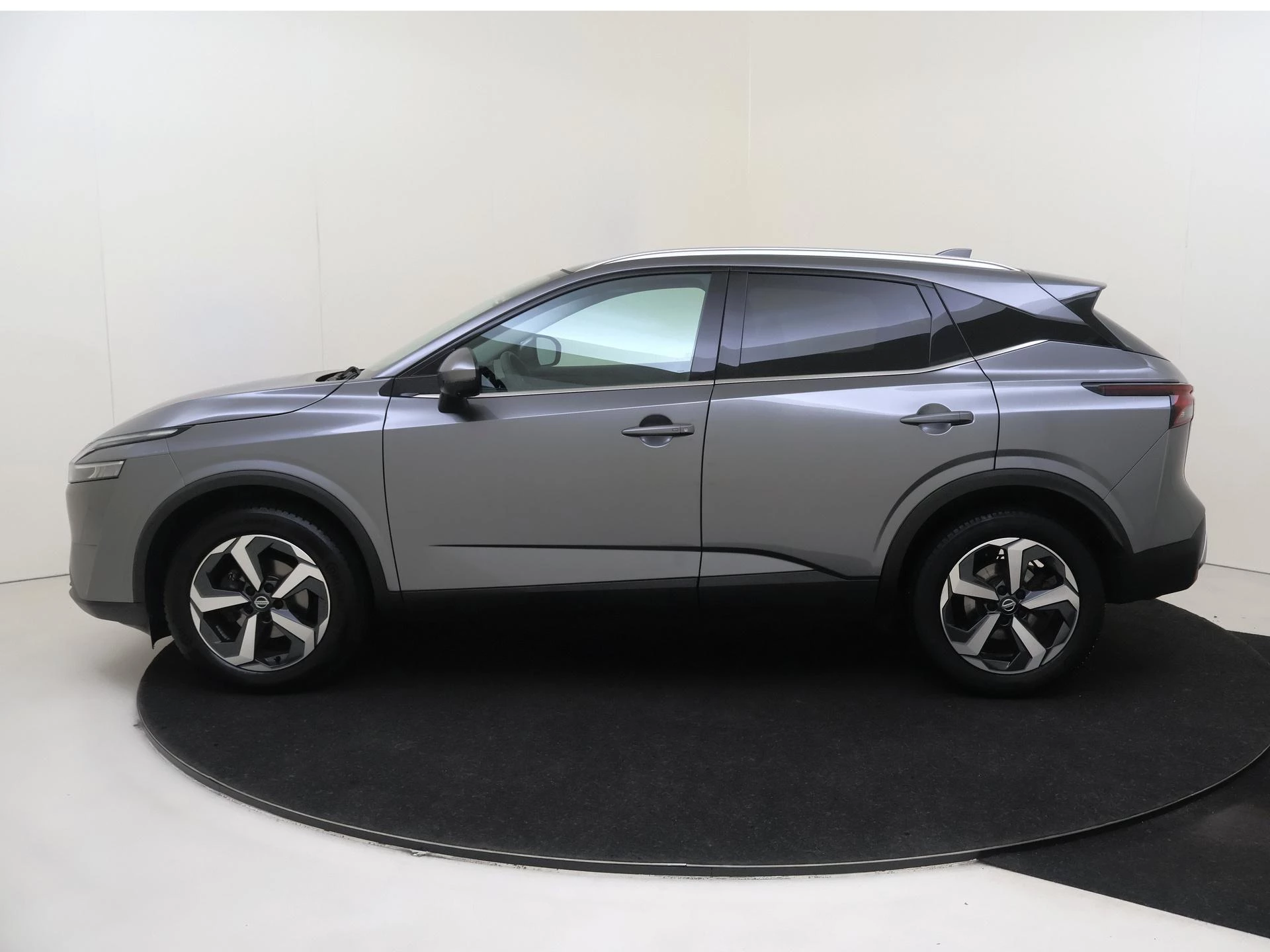 Nissan-QASHQAI-image-7