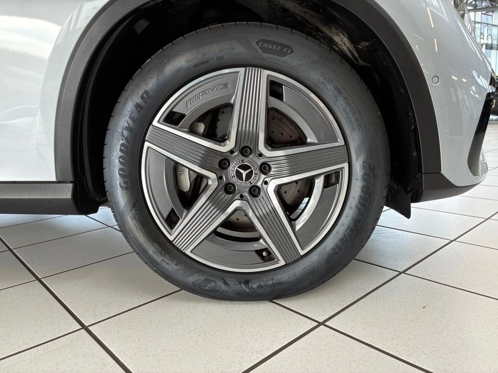 Mercedes-Benz-GLC 300 d-image-18