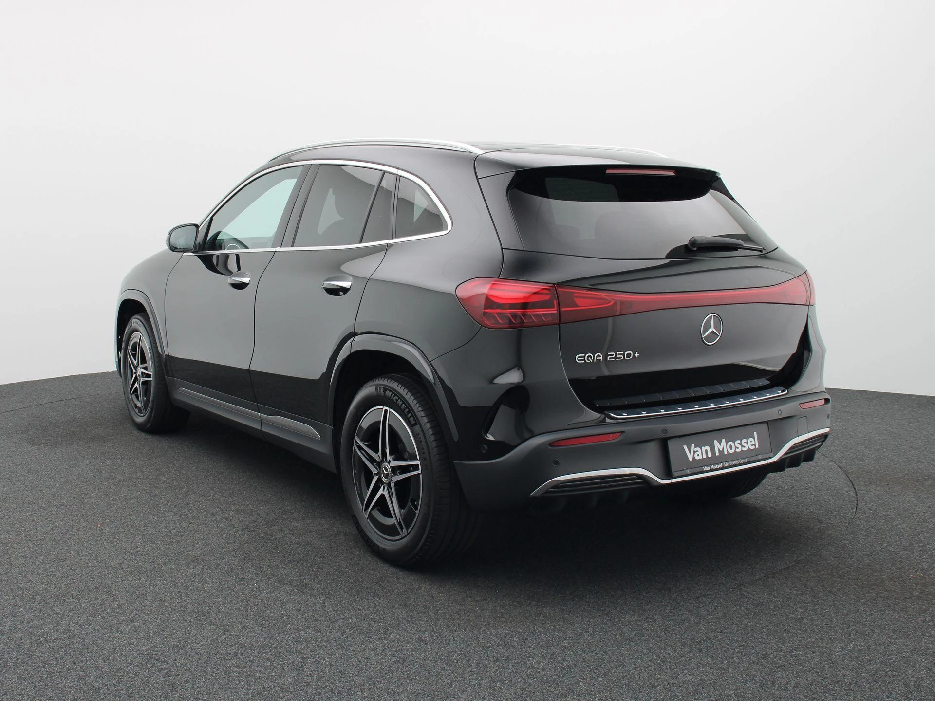 Mercedes-Benz EQA 250+ AMG Line + PANORAMISCH DAK + CARPLAY + CAMERA +