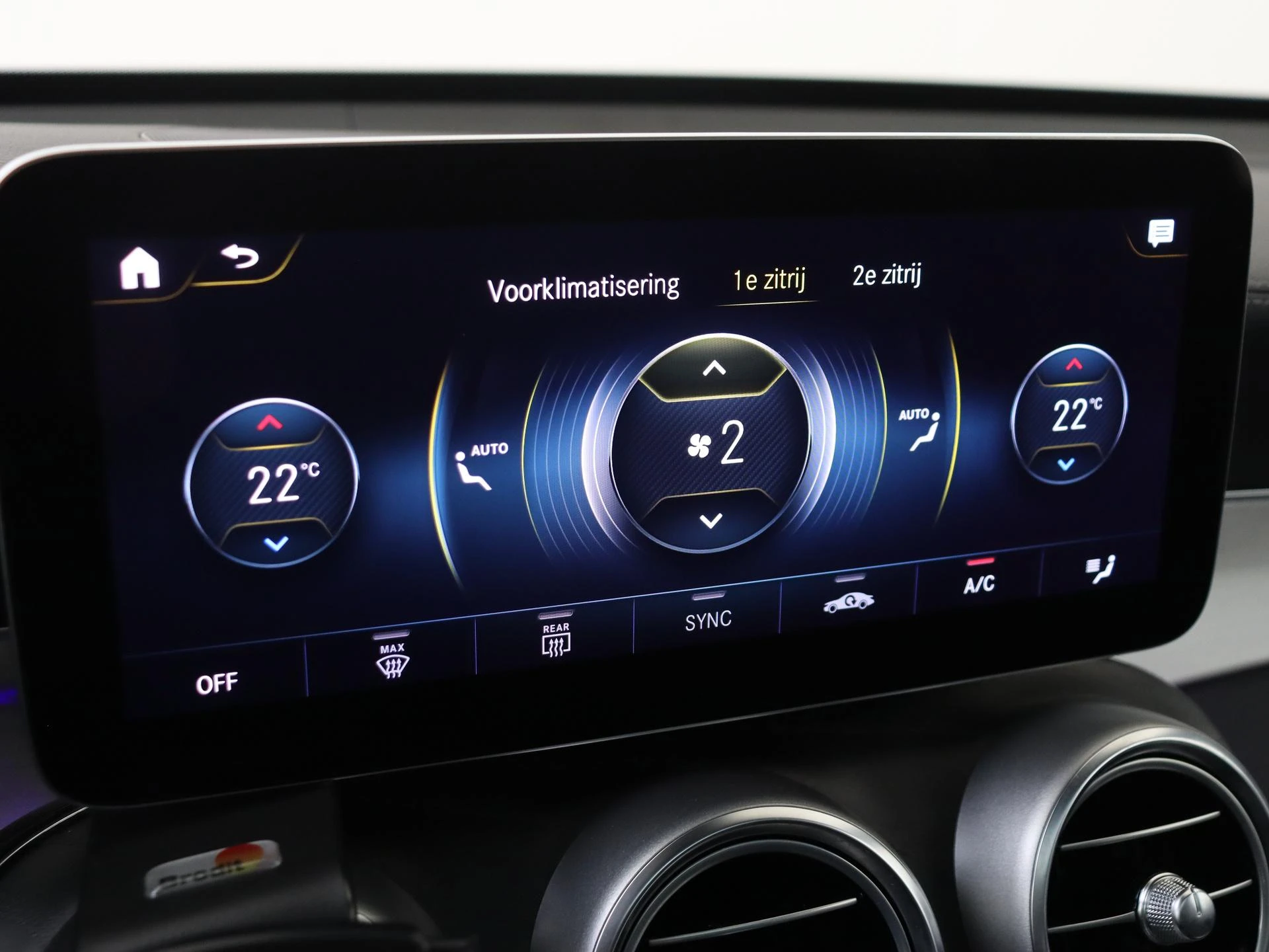 Mercedes-Benz-GLC-image-18