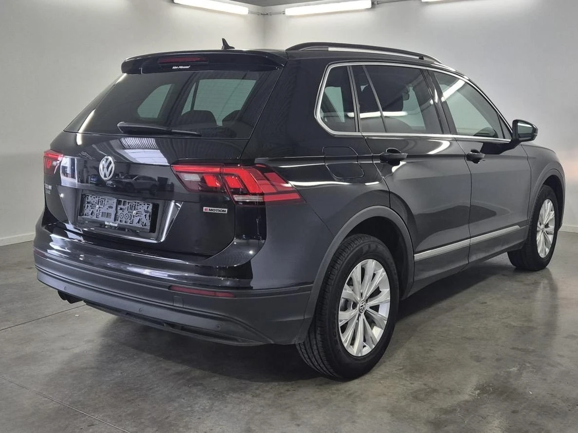 Volkswagen-Tiguan-image-5