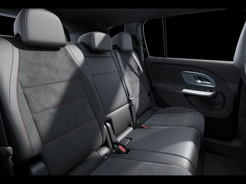 Mercedes-Benz-GLB 200-image-10