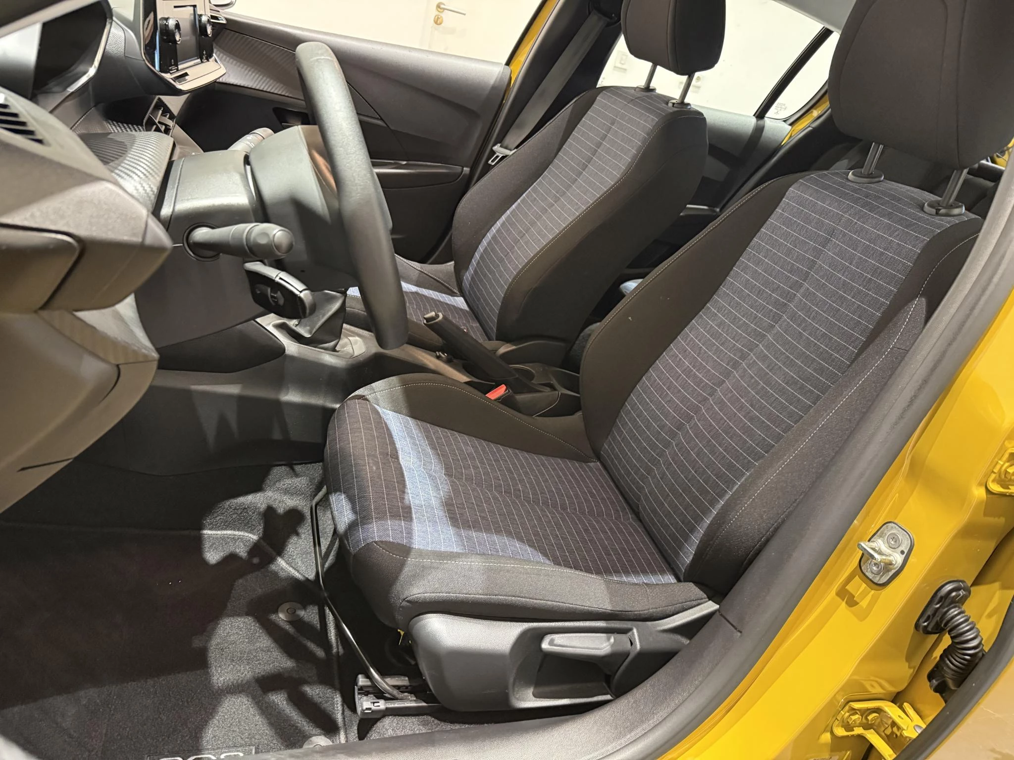 Peugeot-208-image-7