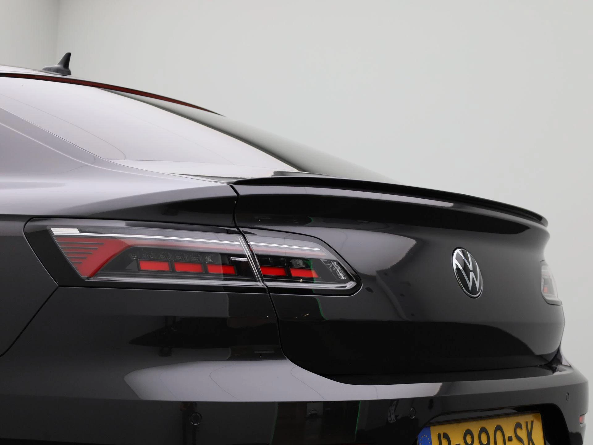Volkswagen Arteon 1.4 TSI eHybrid R-Line Business+