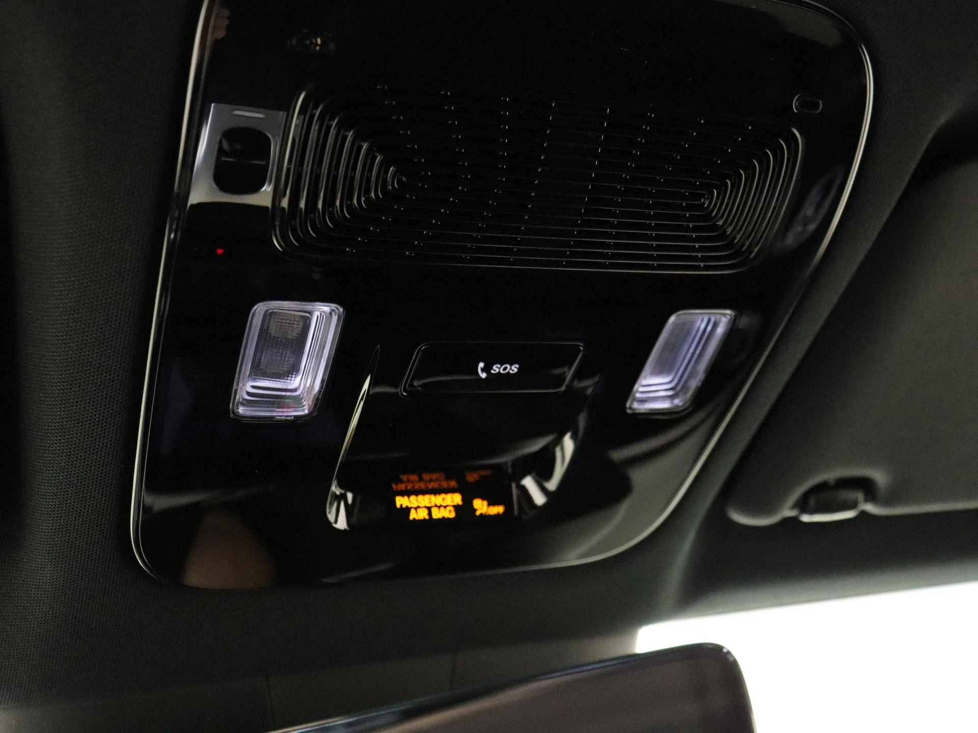 Mercedes-Benz-GLB-image-22