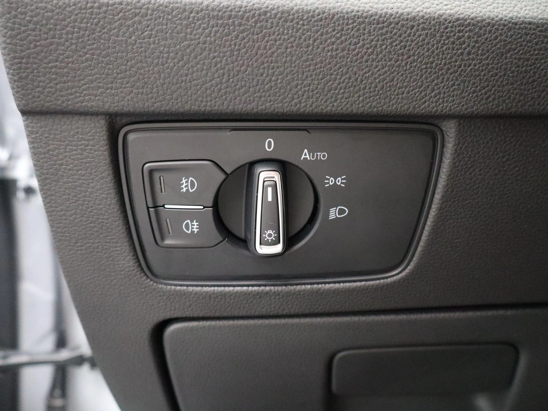 Volkswagen-Passat-image-22