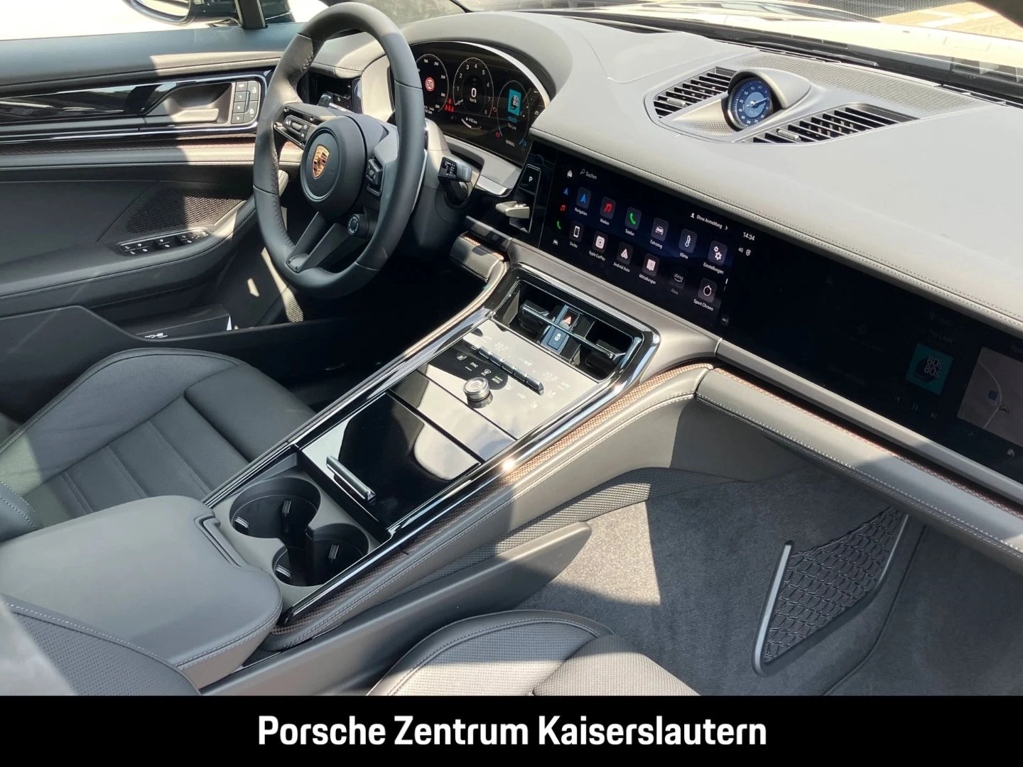 Porsche-Panamera-image-30
