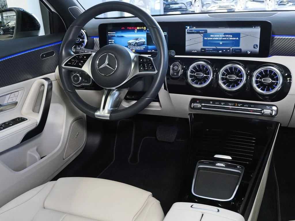 Mercedes-Benz-A-Klasse 200-image-10