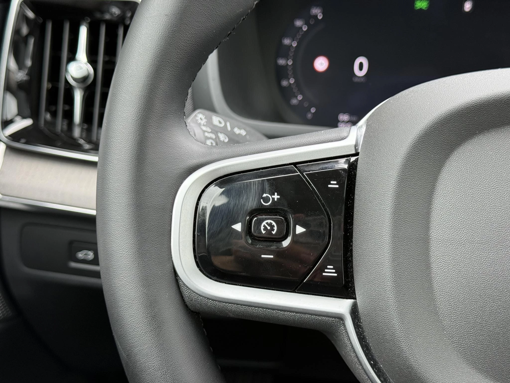 Volvo XC90 T8 Plug-in hybrid AWD Ultra Dark