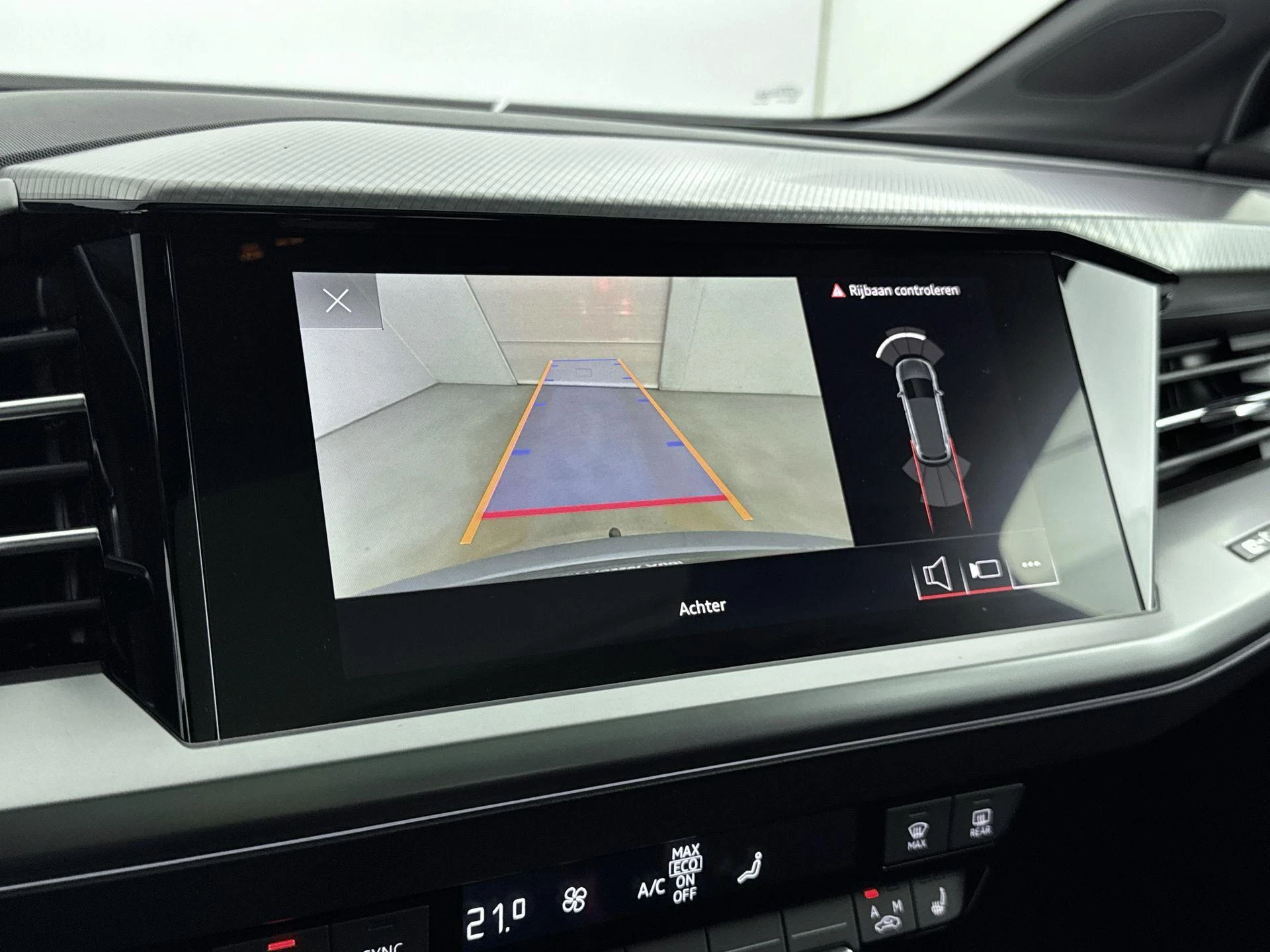 Audi-Q4 e-tron-image-19