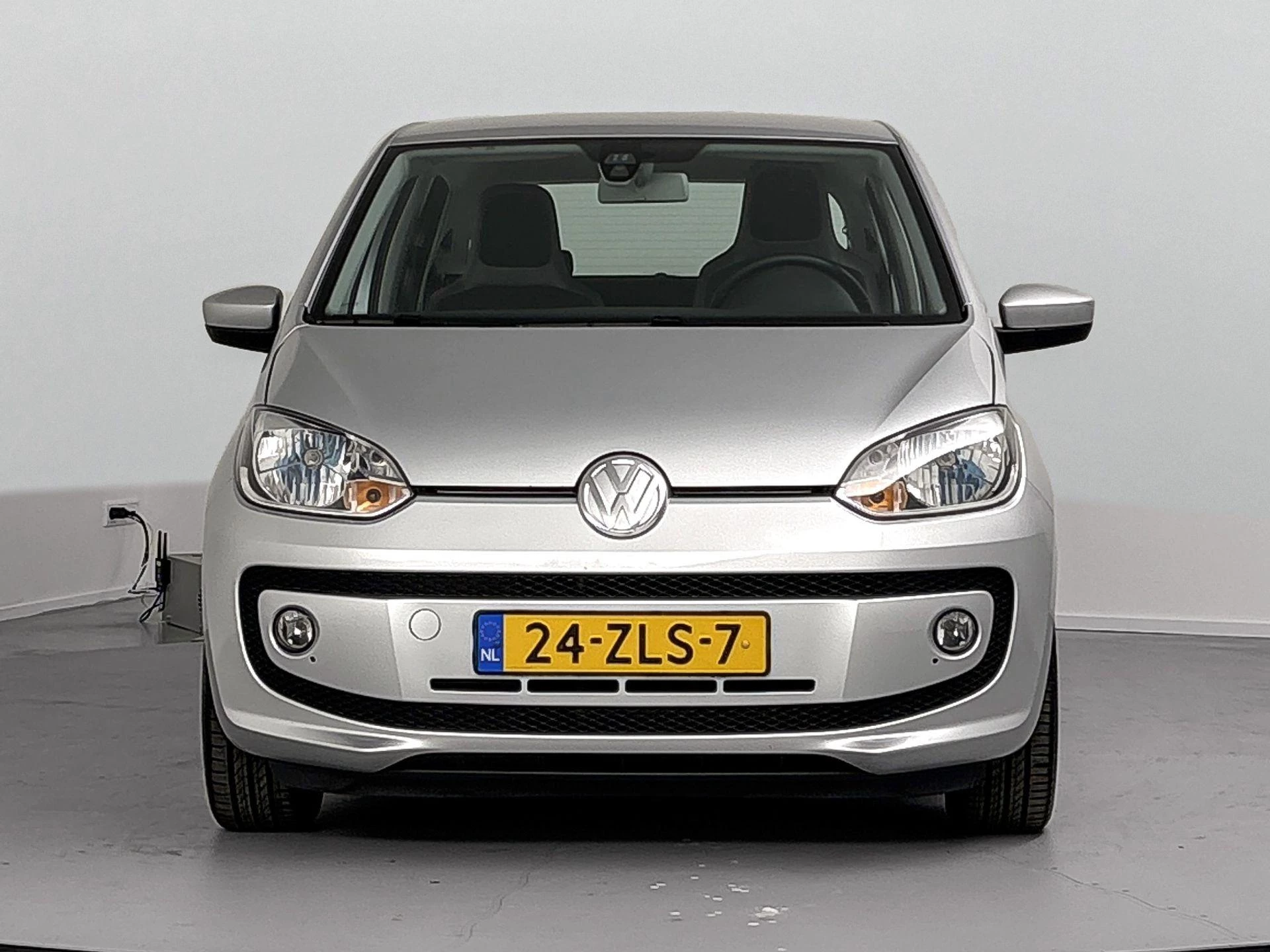 Volkswagen-up!-image-4