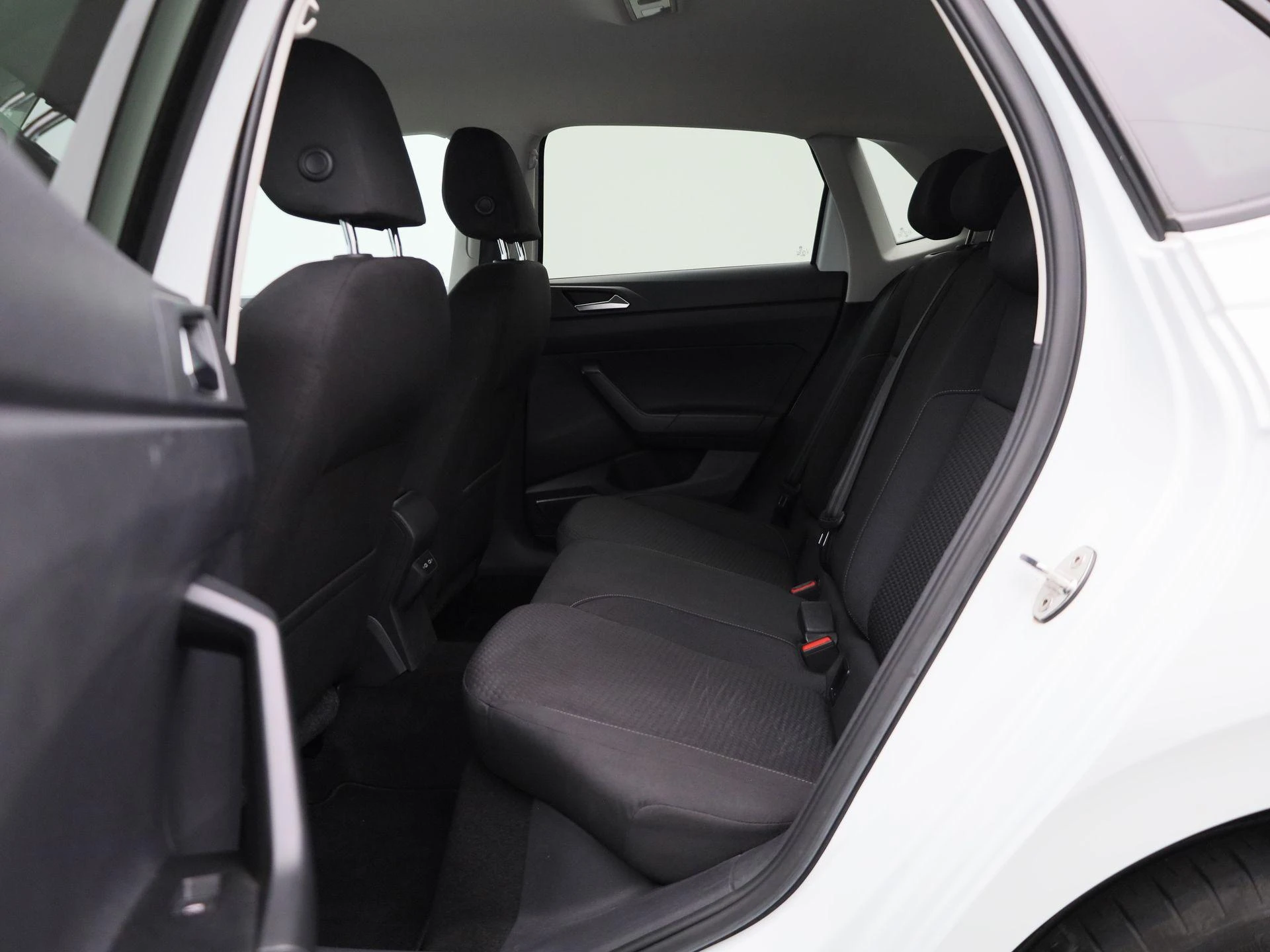 Volkswagen-Polo-image-11