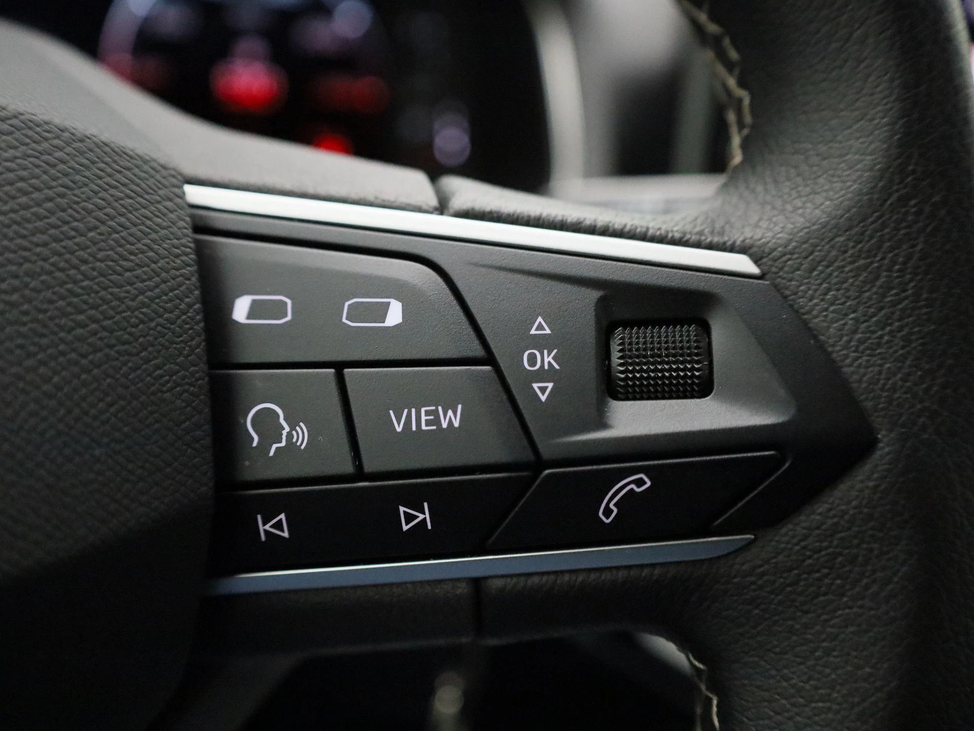 SEAT-Arona-image-14