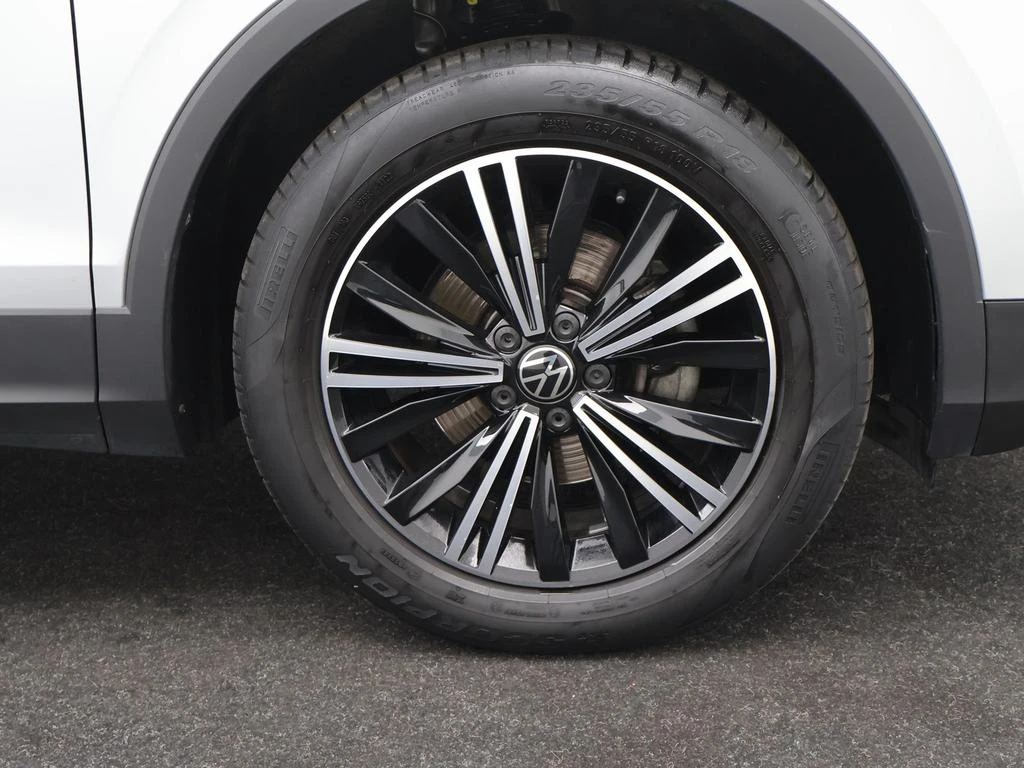 Volkswagen-Tiguan-image-10