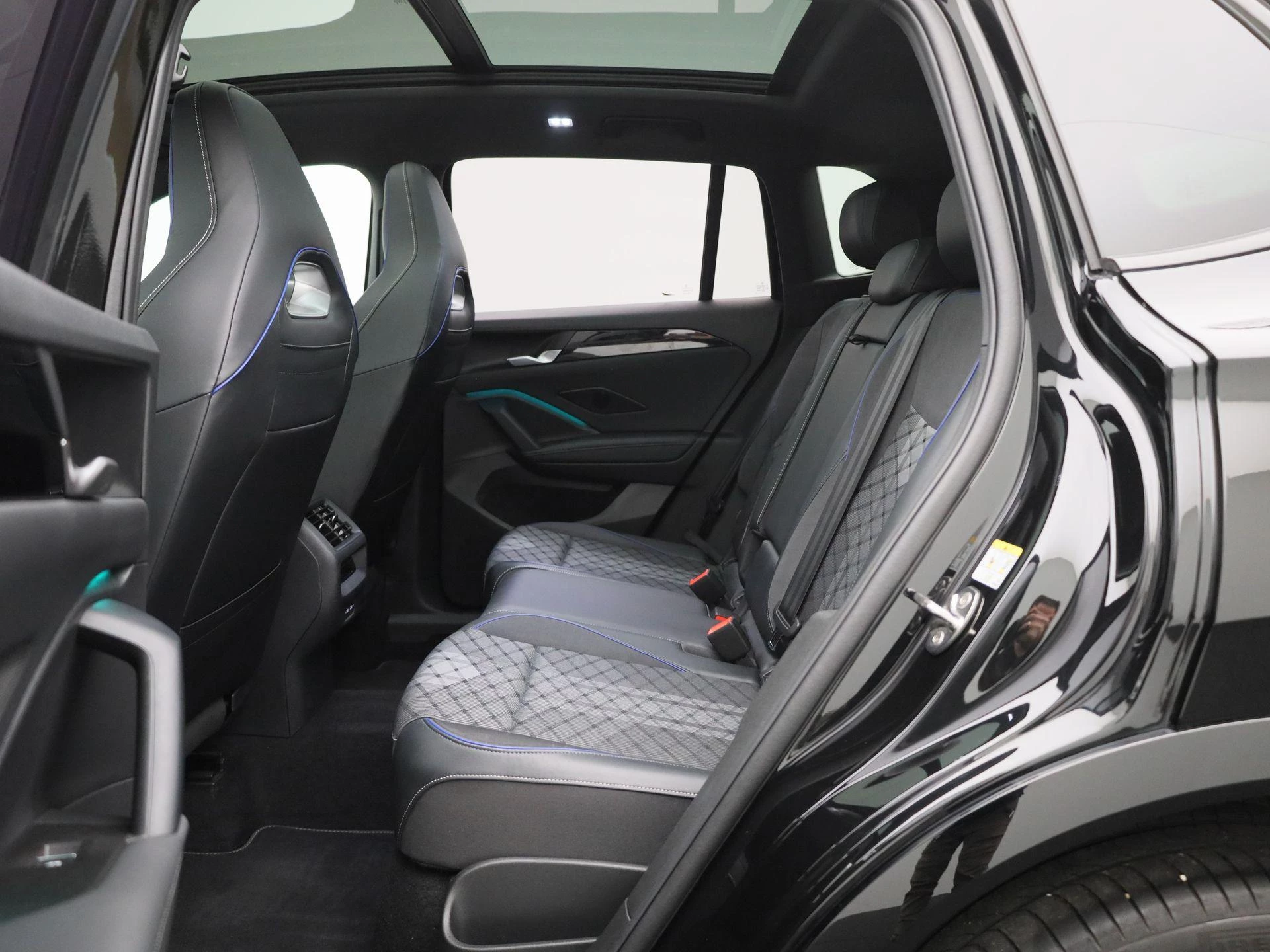 Volkswagen-Tiguan-image-11