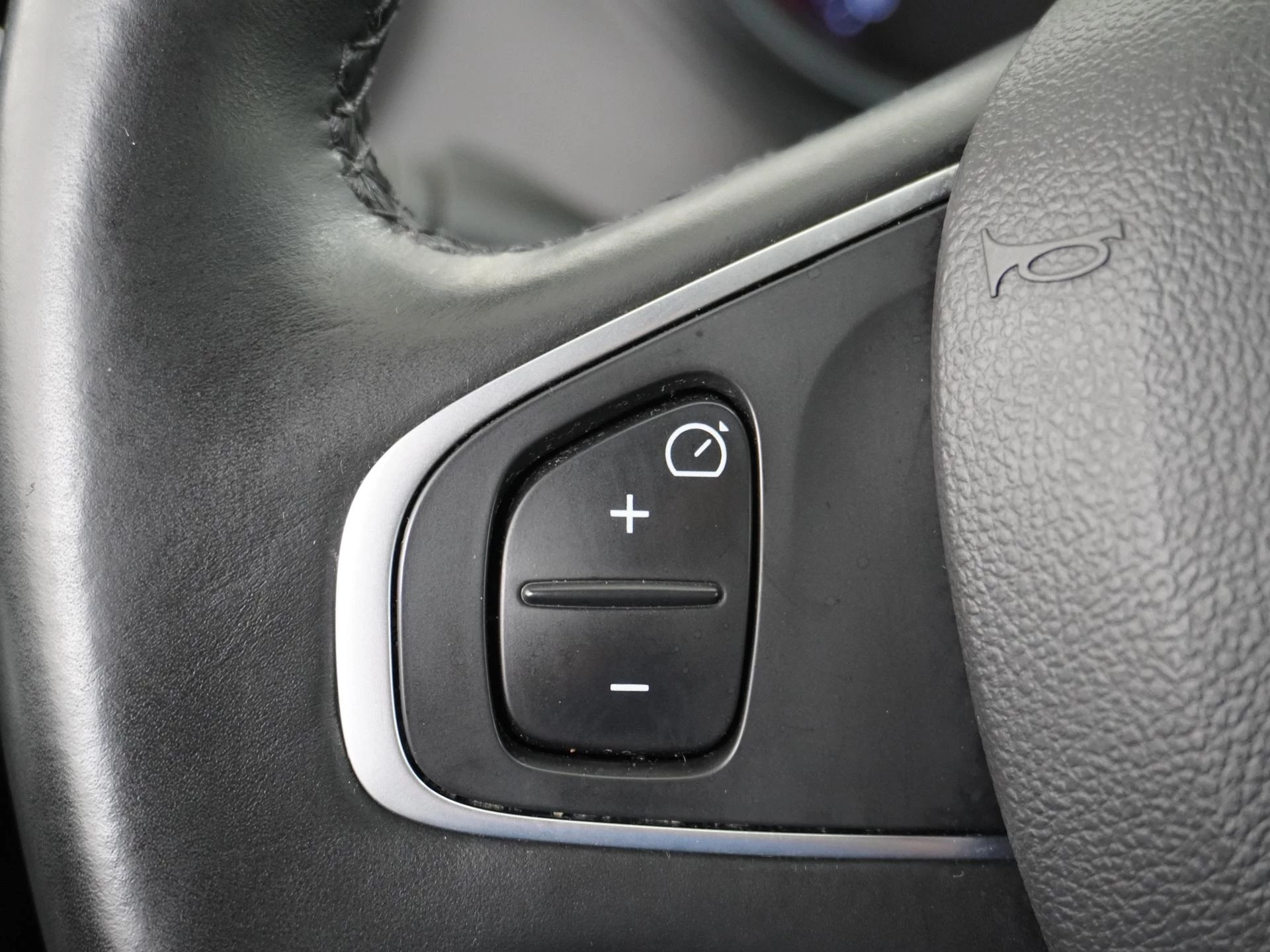 Renault-Captur-image-19