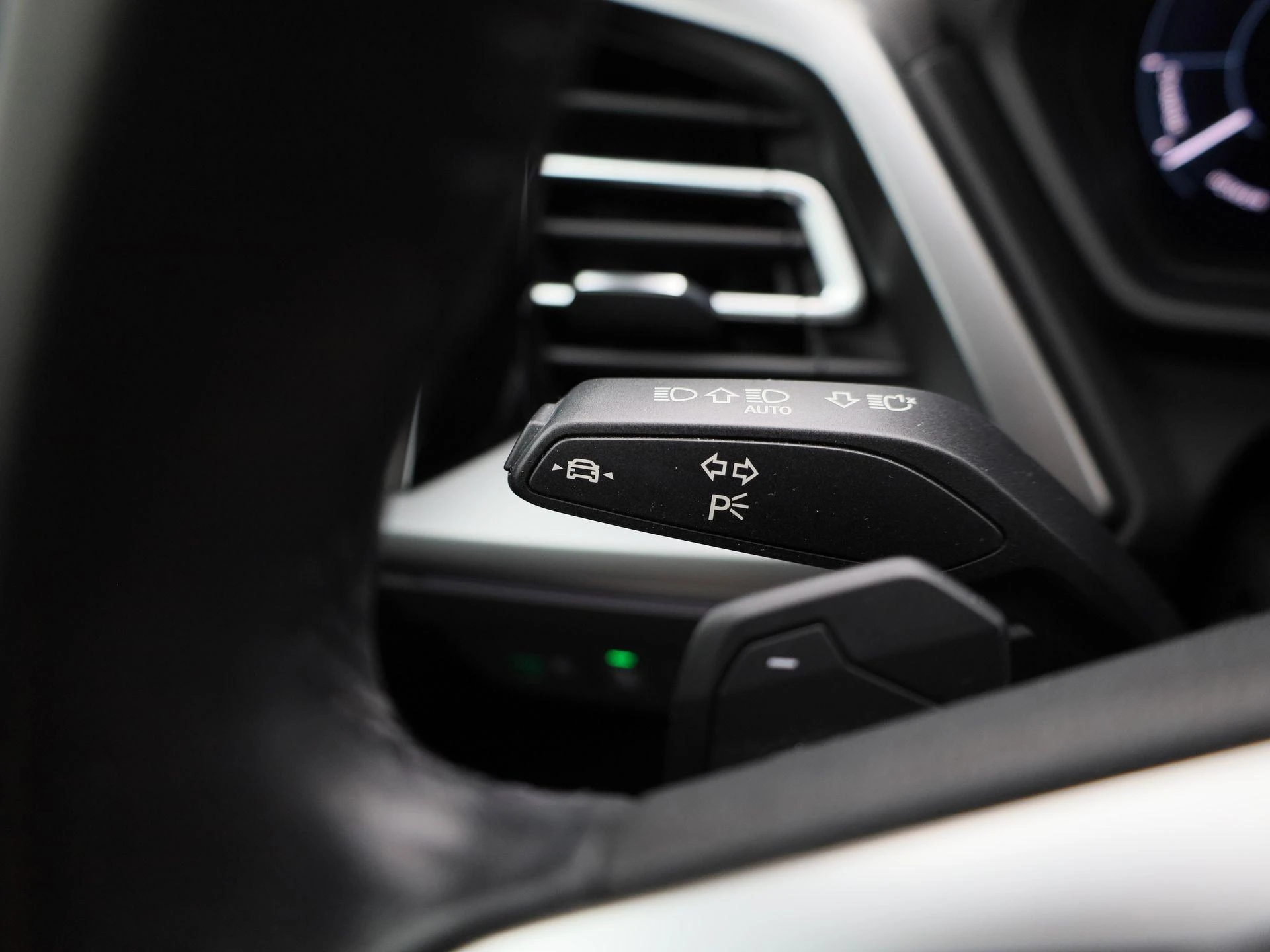 Audi-Q4 e-tron-image-23