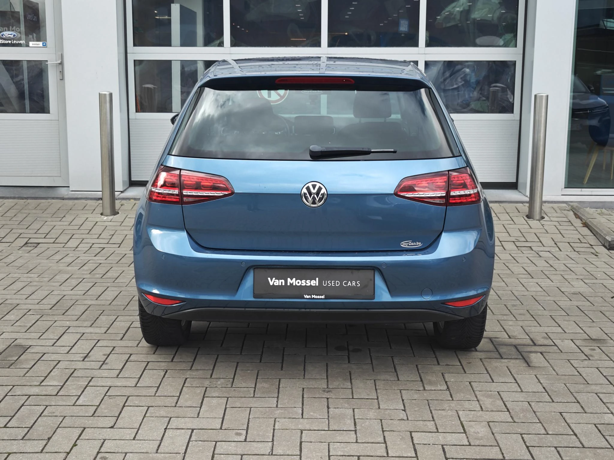 Volkswagen-Golf-image-4