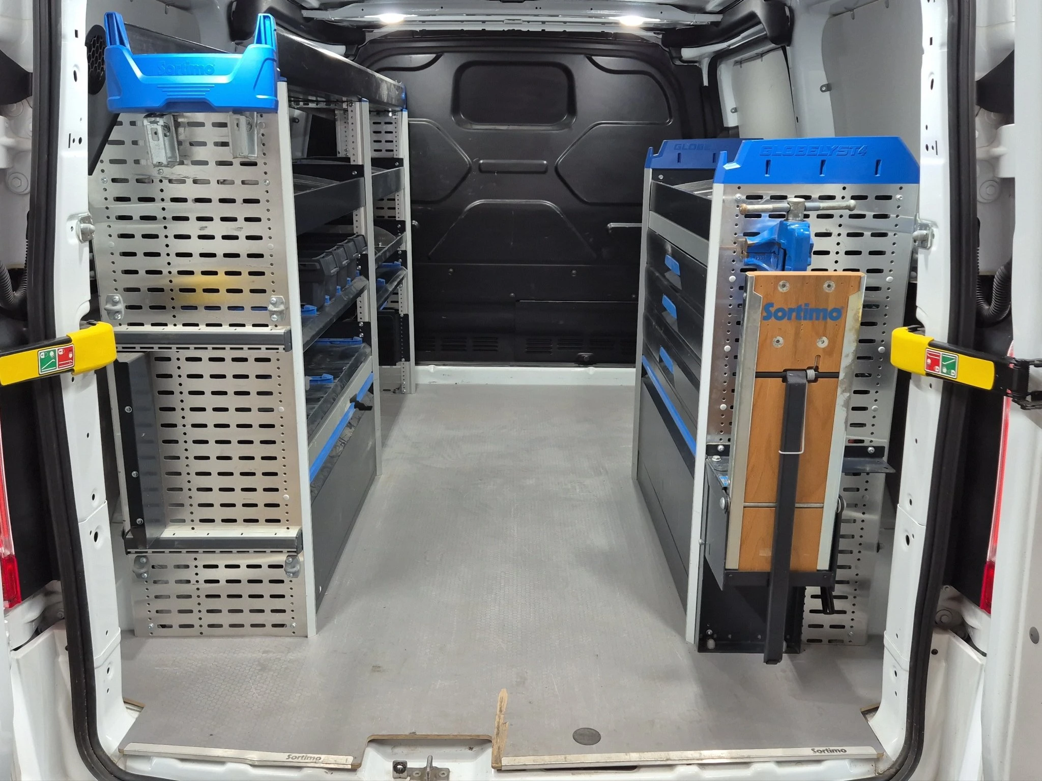 Ford-Transit Custom-image-16