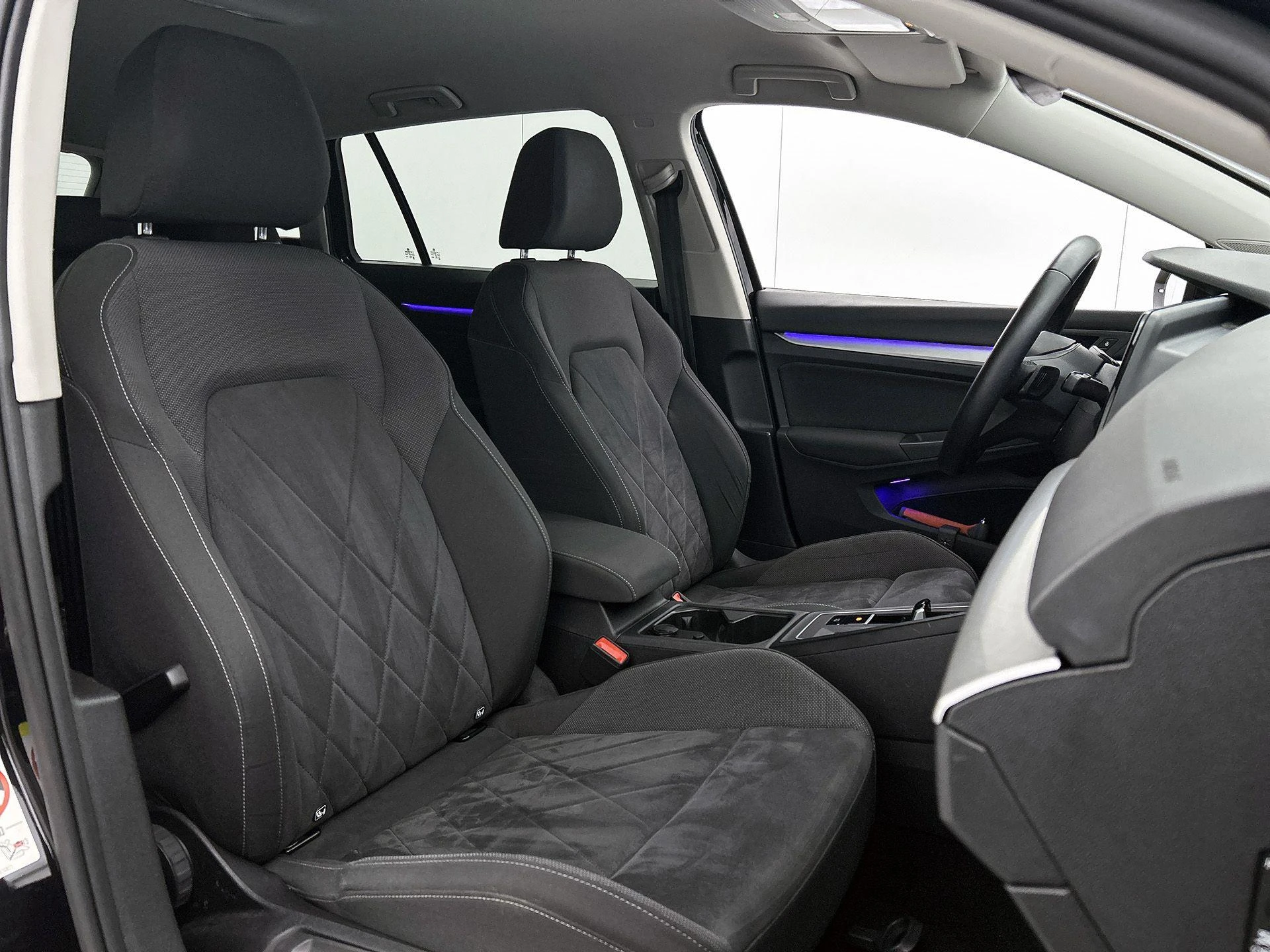 Volkswagen-Golf-image-35