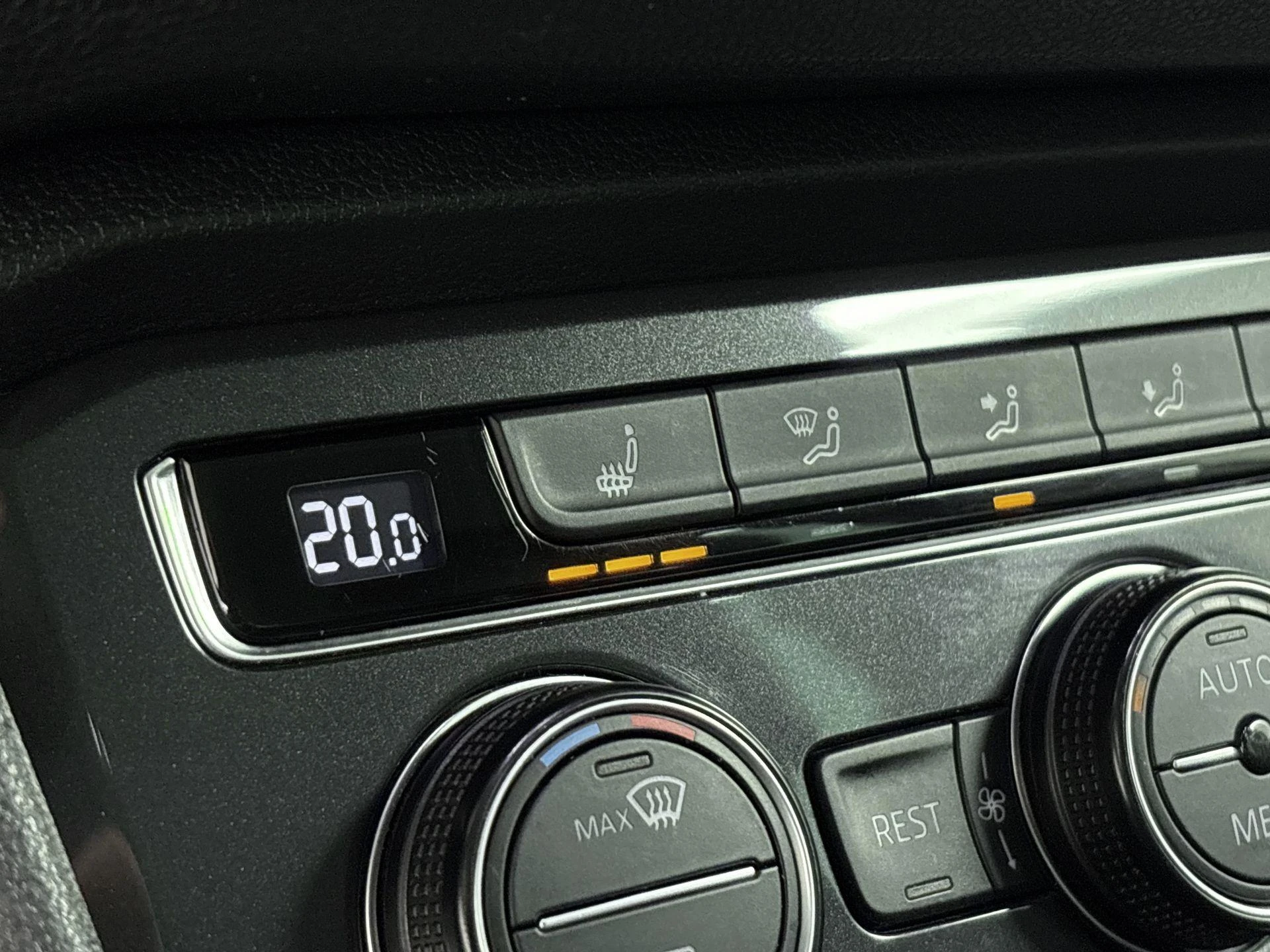 Volkswagen-Tiguan-image-7