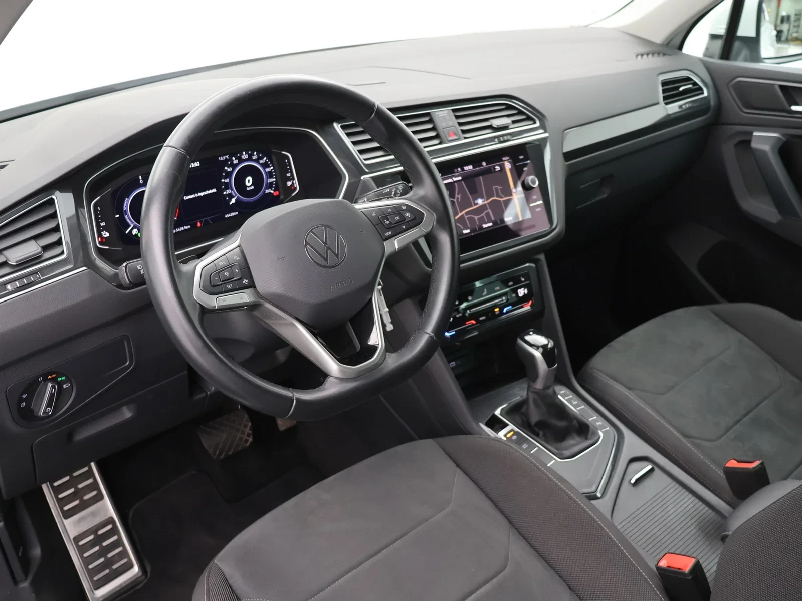Volkswagen-Tiguan-image-15