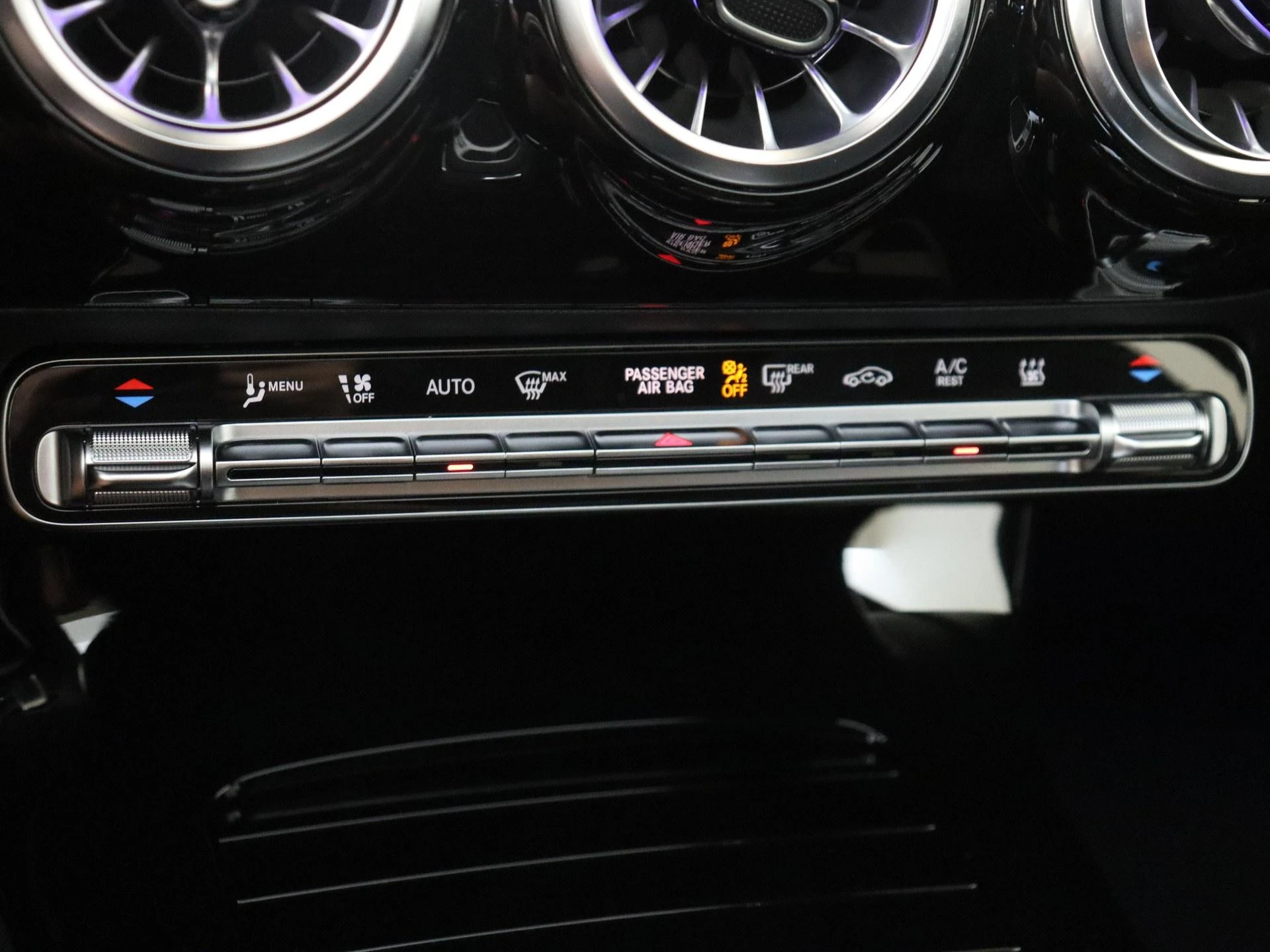 Mercedes-Benz-A-Klasse-image-18