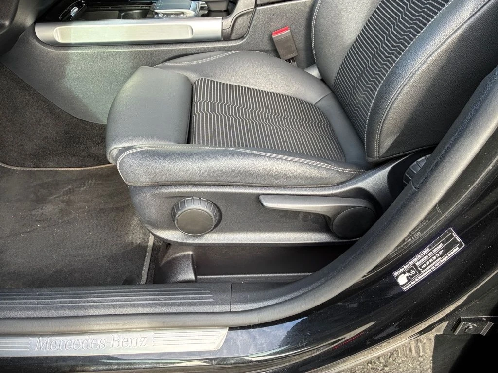 Mercedes-Benz-GLB 180-image-8