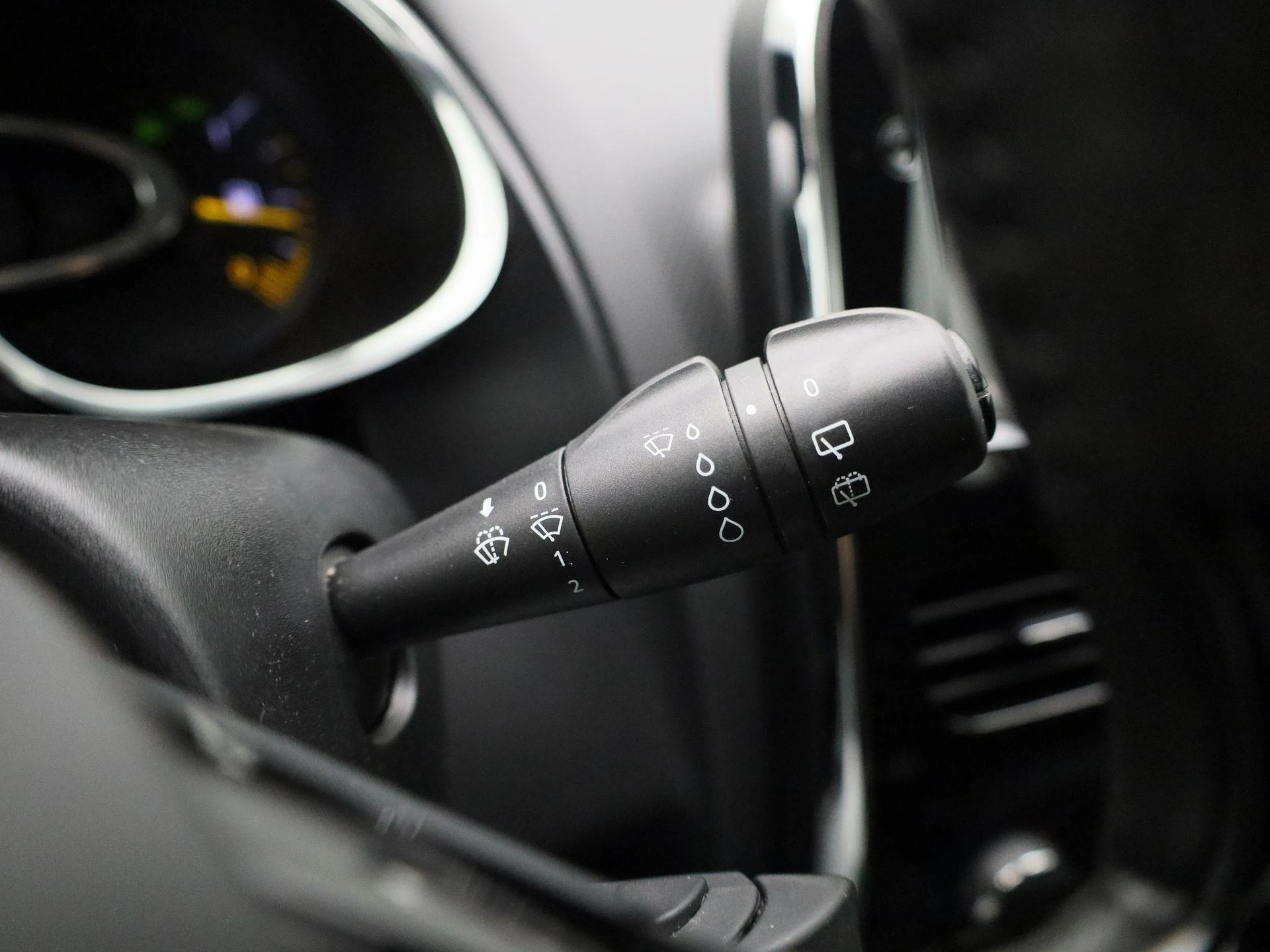 Renault-Clio-image-19