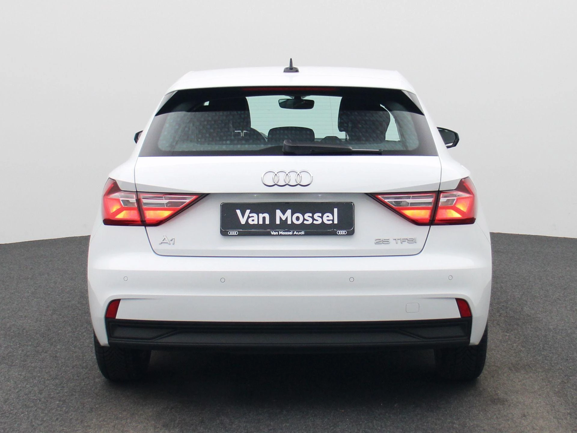 Audi-A1 Sportback-image-4