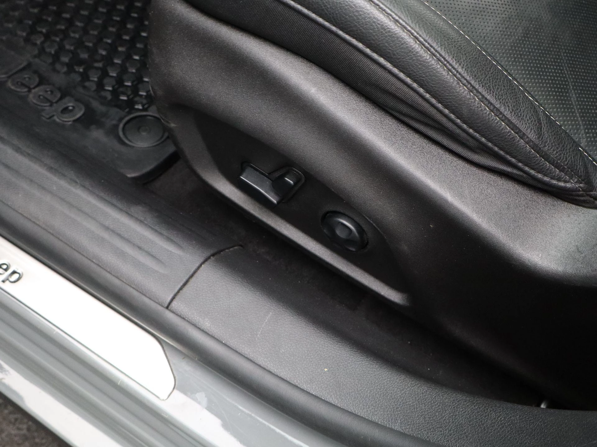 Jeep-Compass-image-30