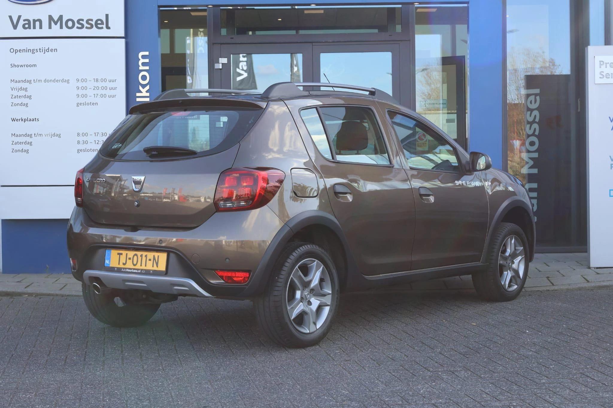 Dacia-Sandero Stepway-image-4
